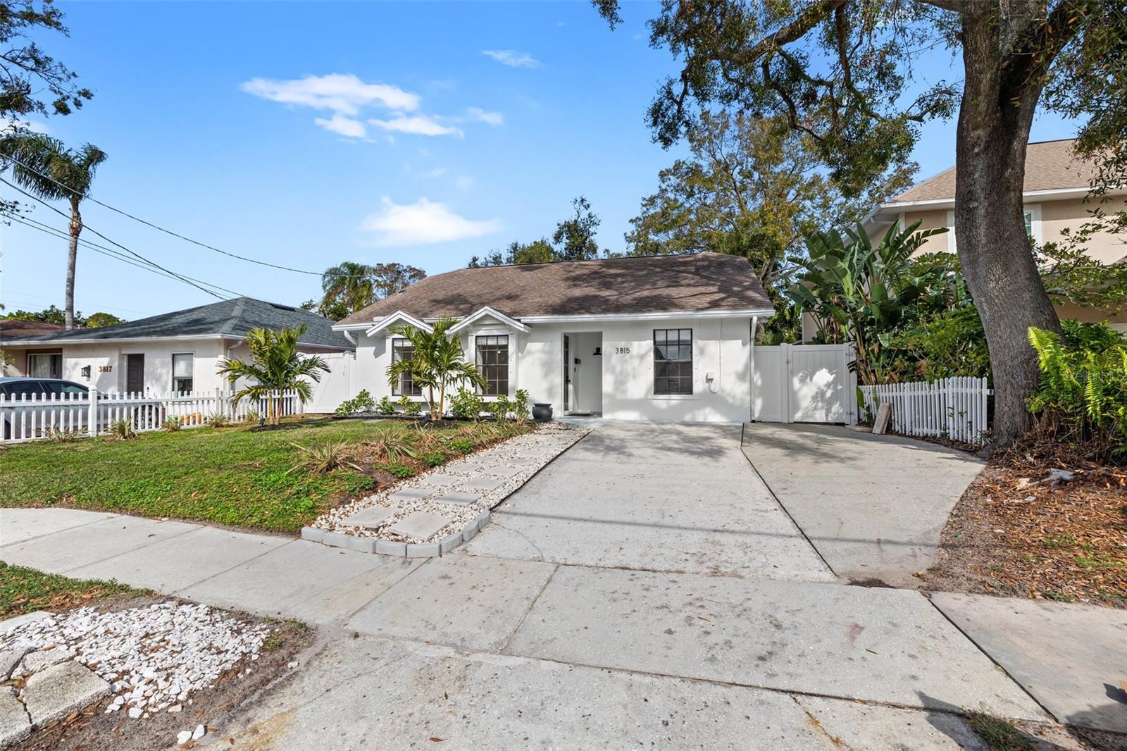 Listing photo id 1 for 3815 San Juan Street