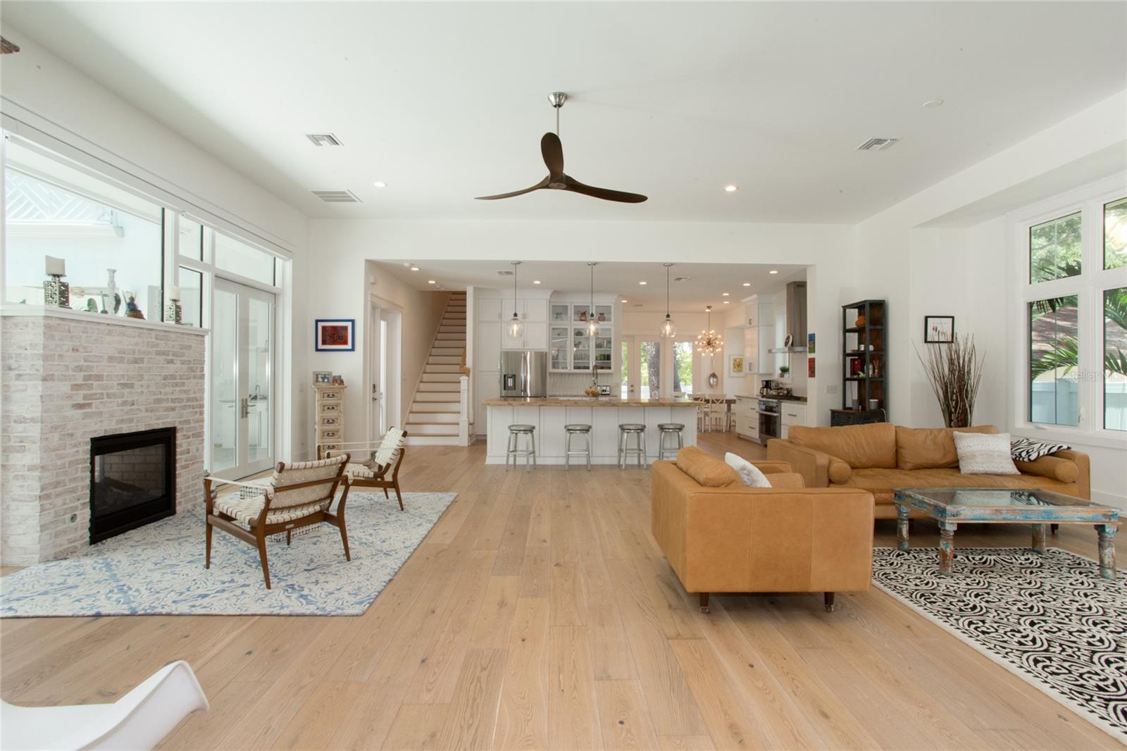 Image 14 of 37 For 335 16th Avenue Ne