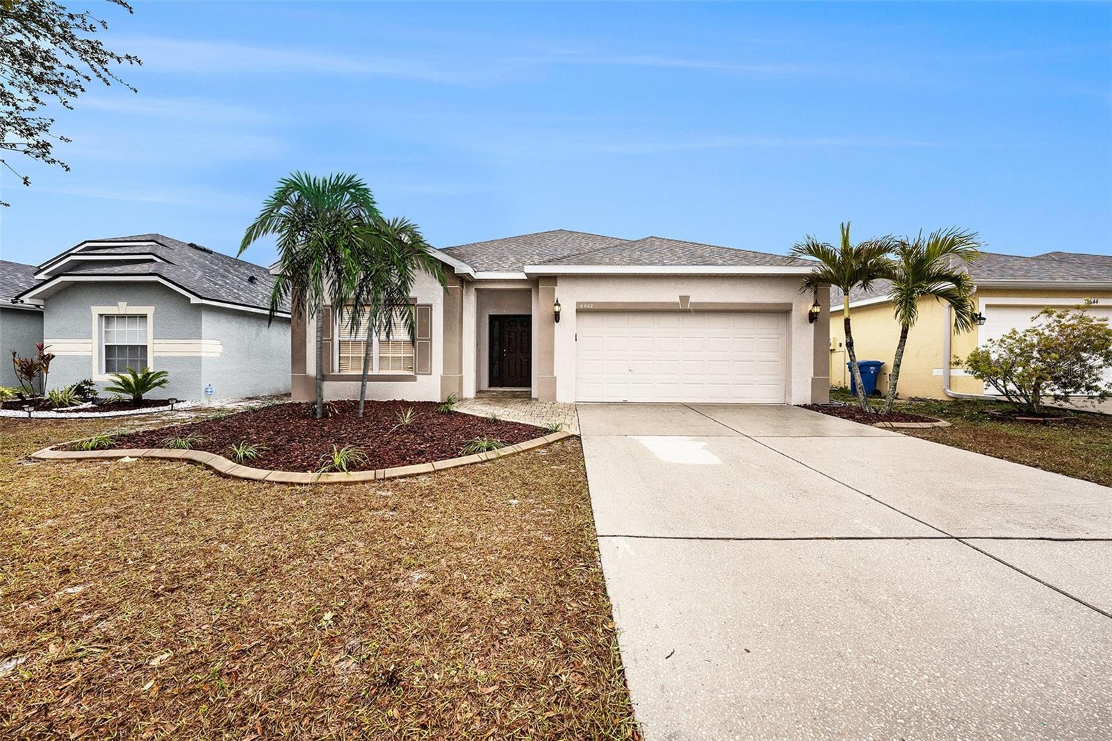 Listing photo id 2 for 9642 Cypress Harbor Drive