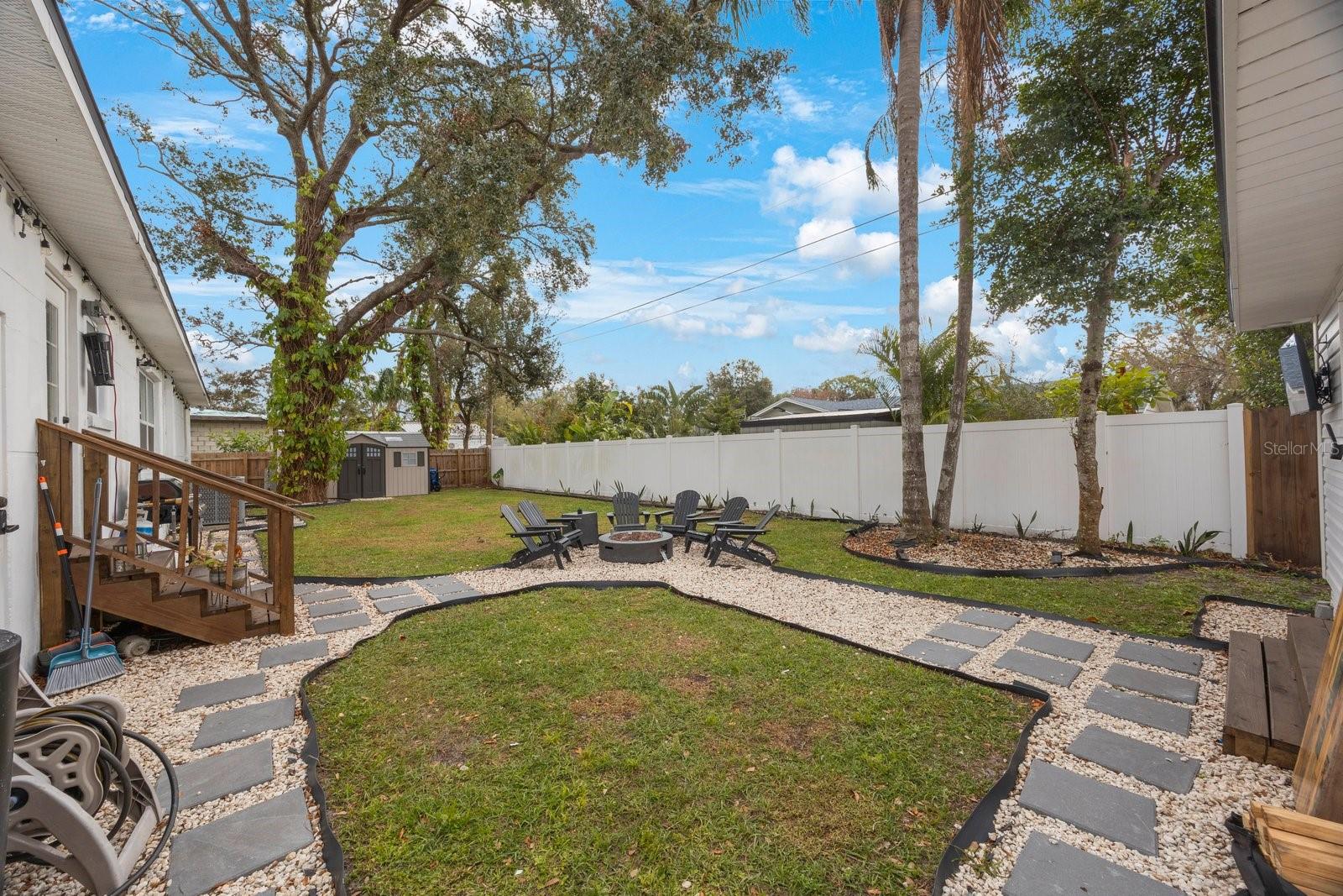 Listing photo id 24 for 2504 Fletcher Avenue