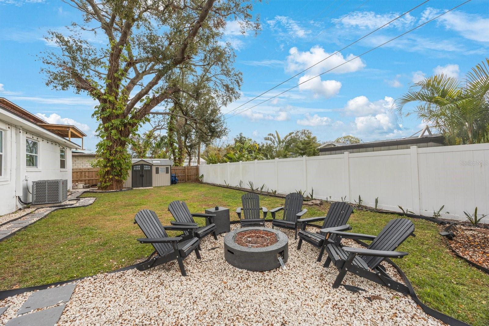 Listing photo id 26 for 2504 Fletcher Avenue