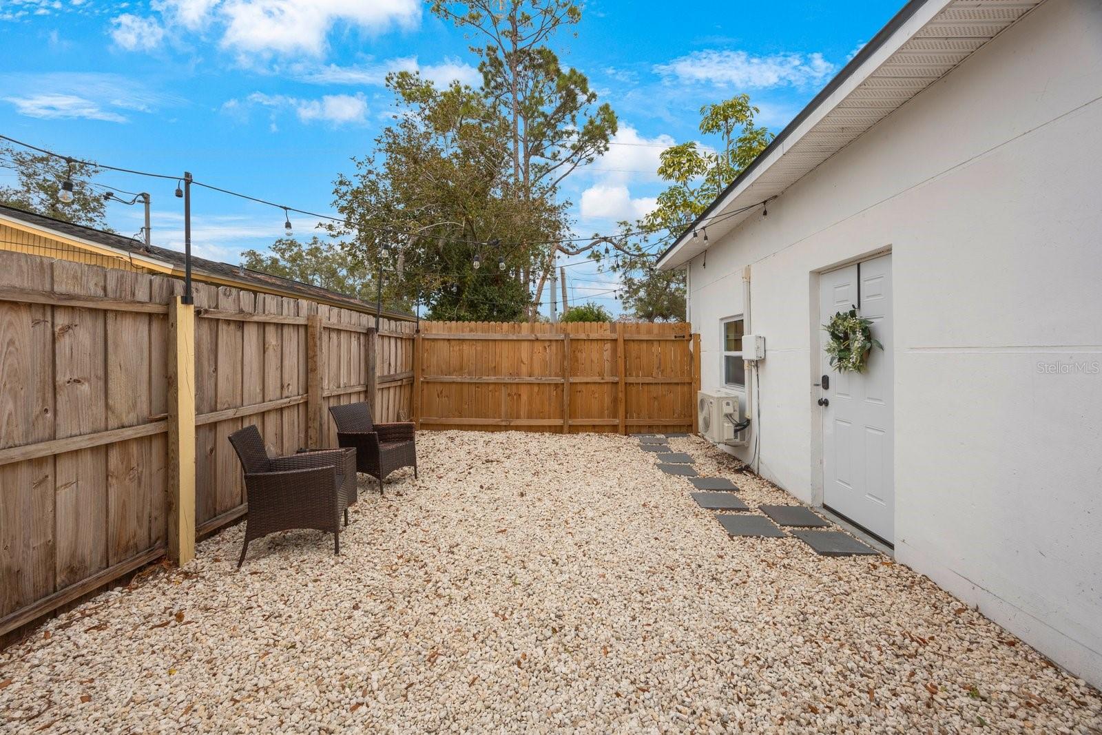 Listing photo id 28 for 2504 Fletcher Avenue