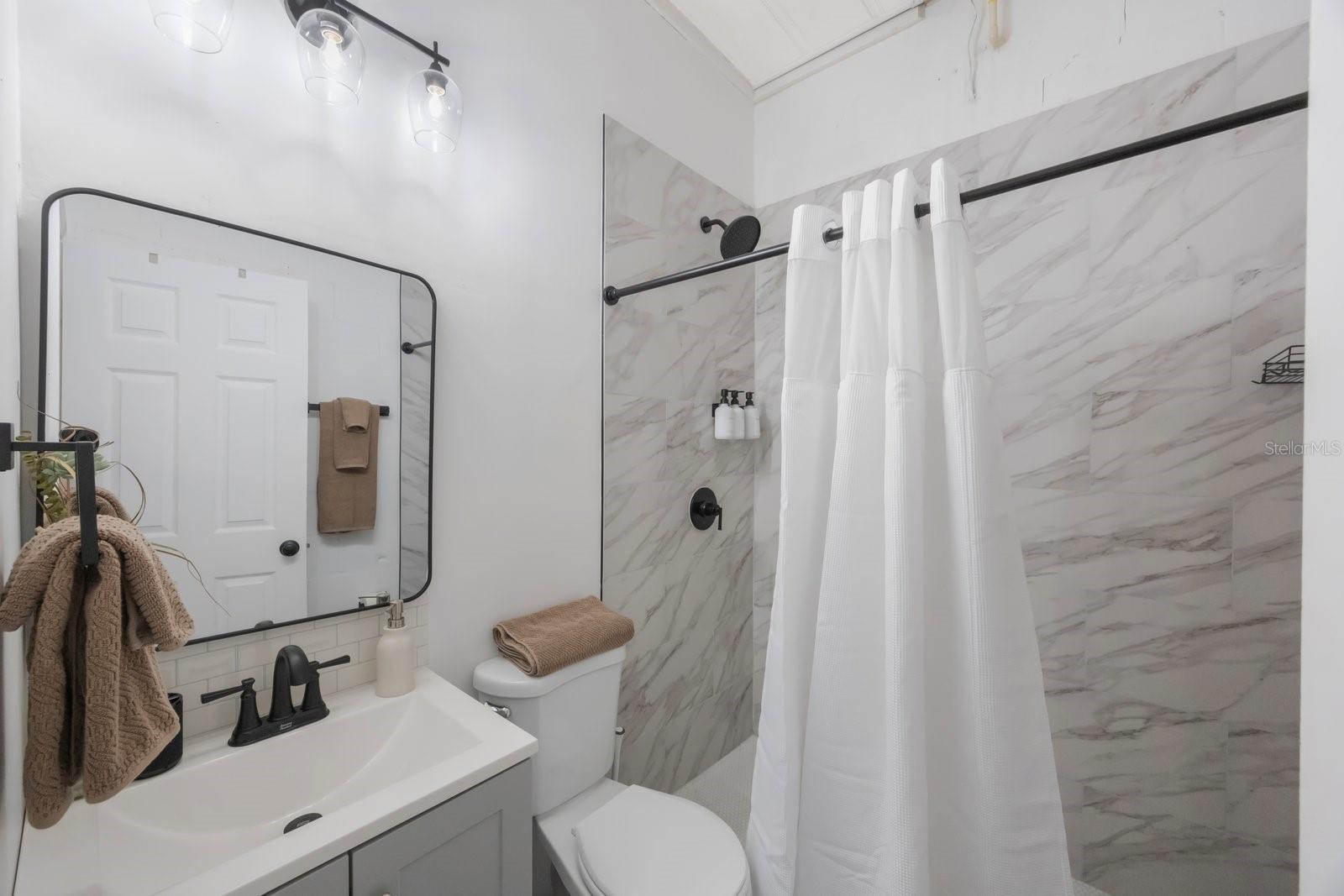 Listing photo id 36 for 2504 Fletcher Avenue