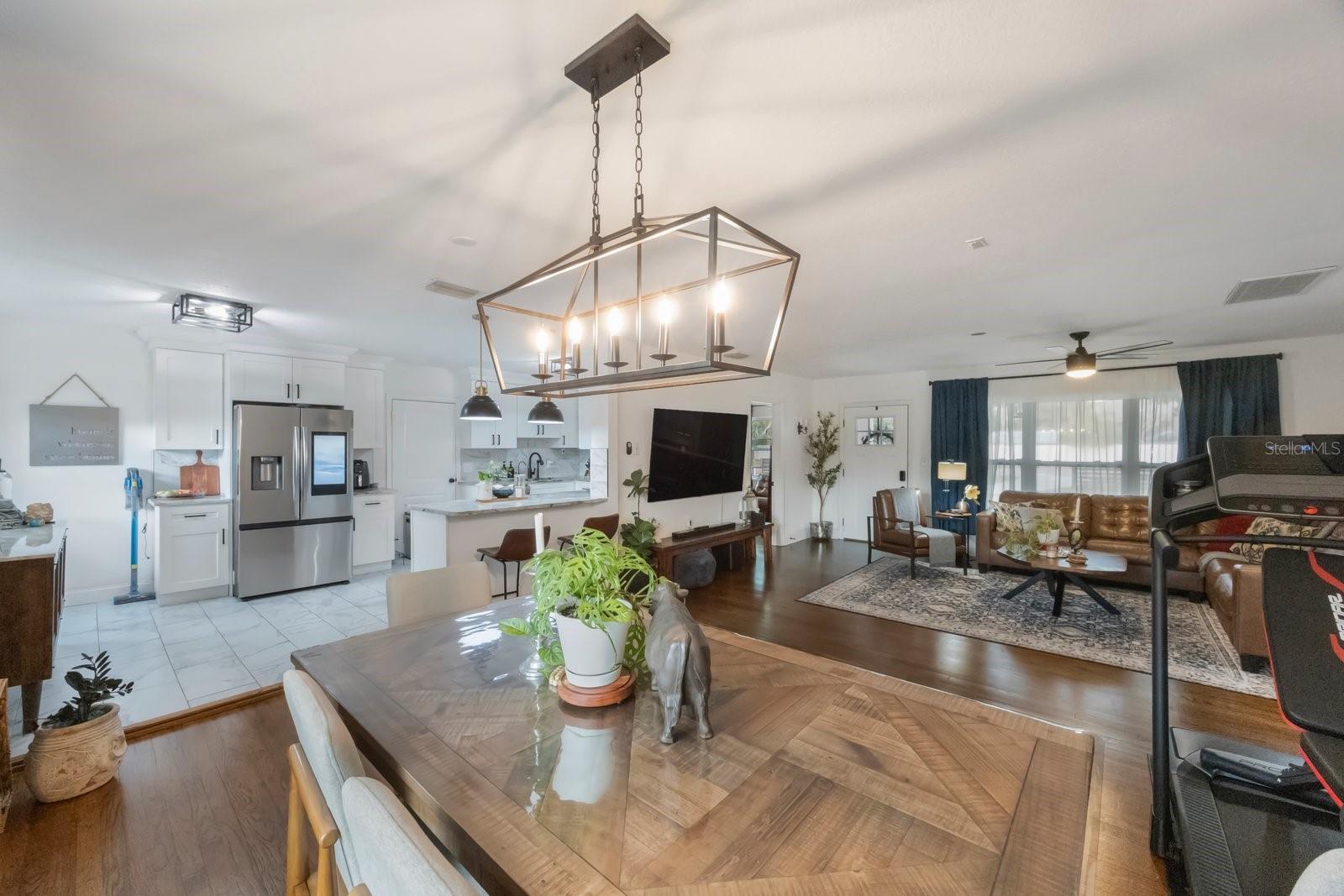 Listing photo id 6 for 2504 Fletcher Avenue