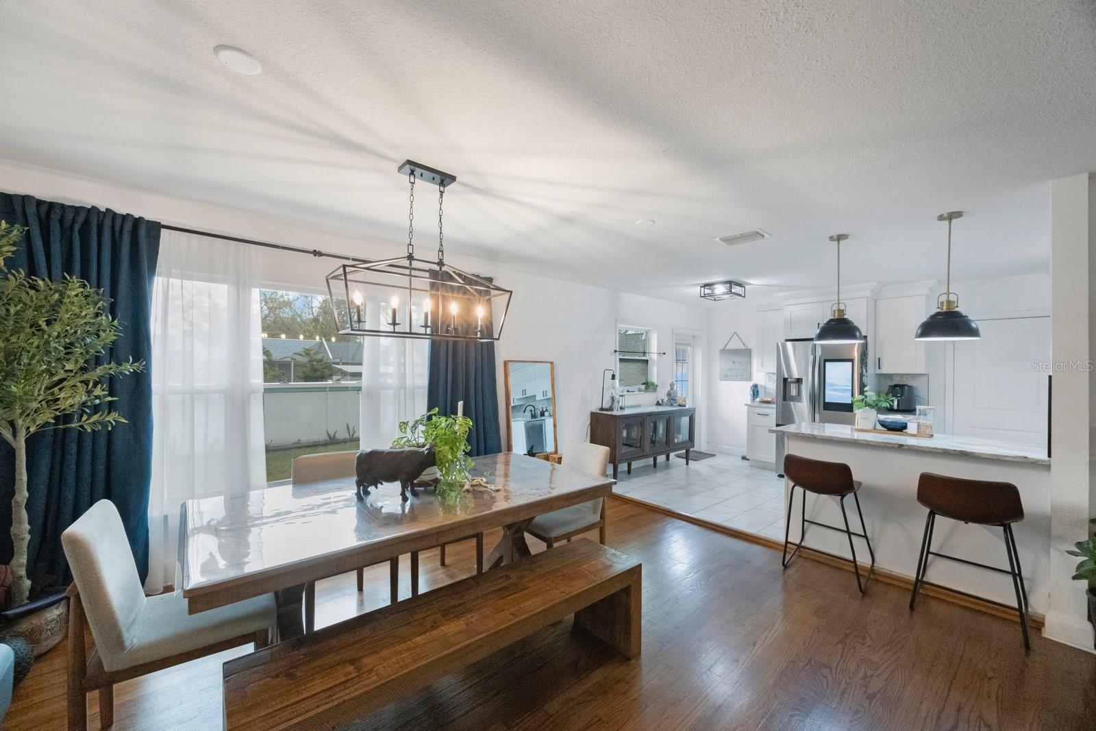 Listing photo id 7 for 2504 Fletcher Avenue