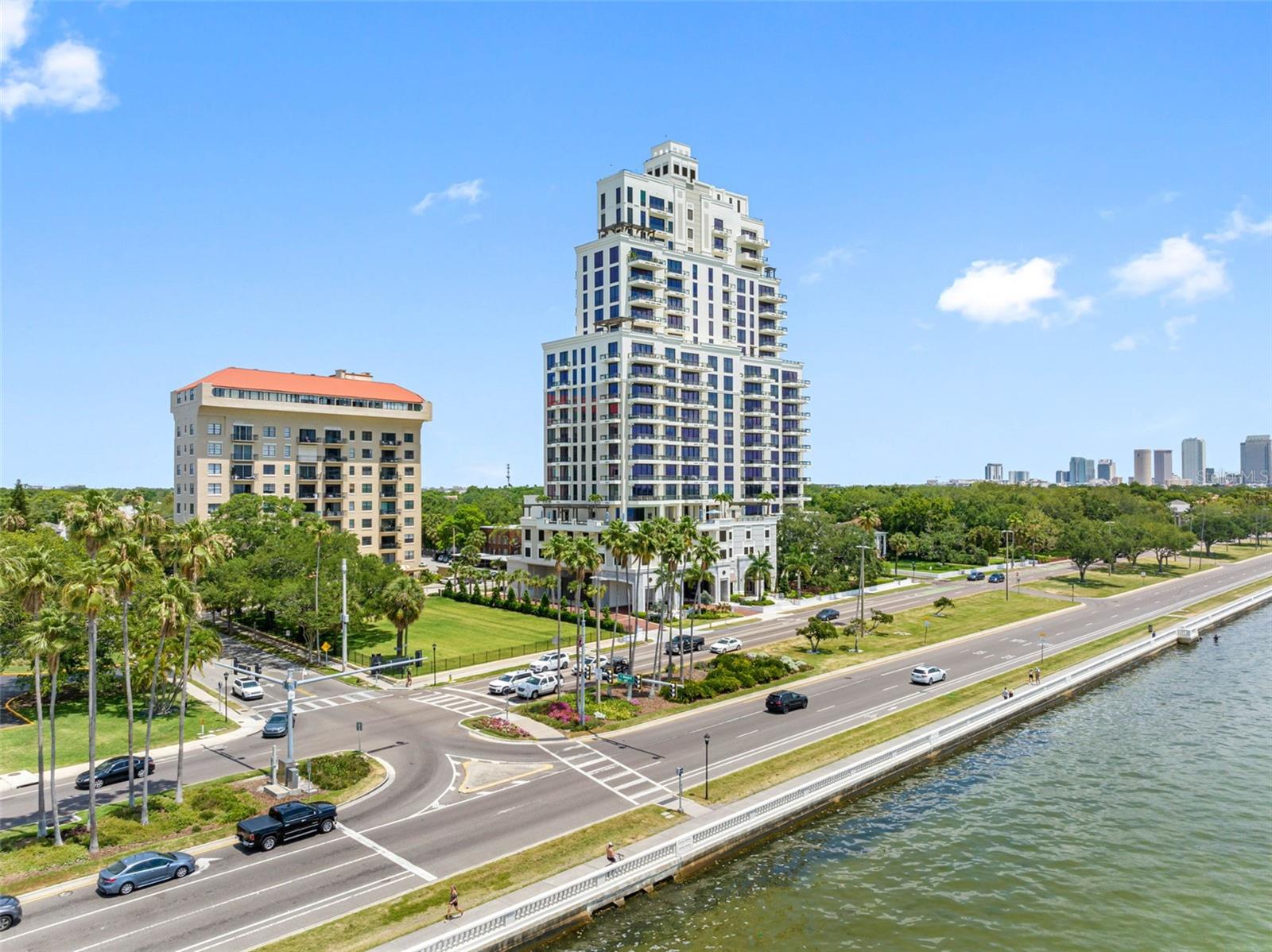 Image 22 of 38 For 2109 Bayshore Boulevard 602