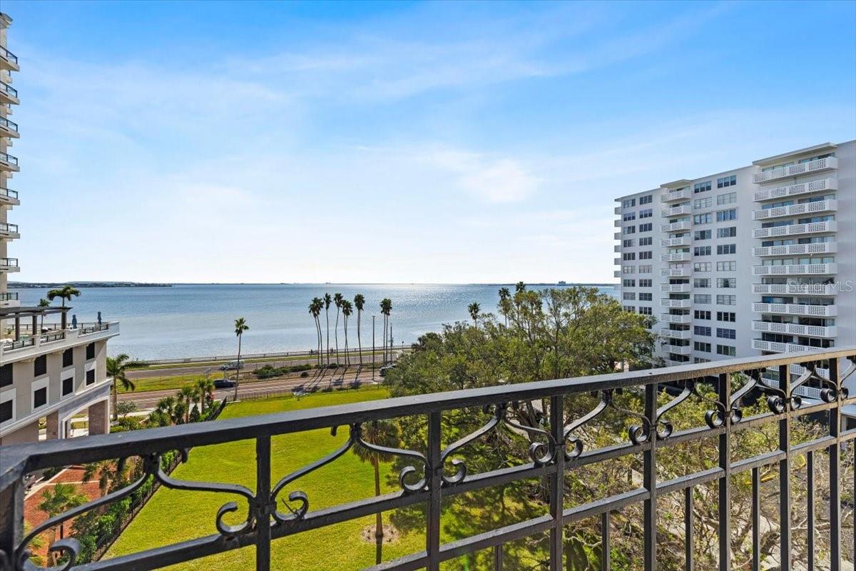 Image 6 of 38 For 2109 Bayshore Boulevard 602