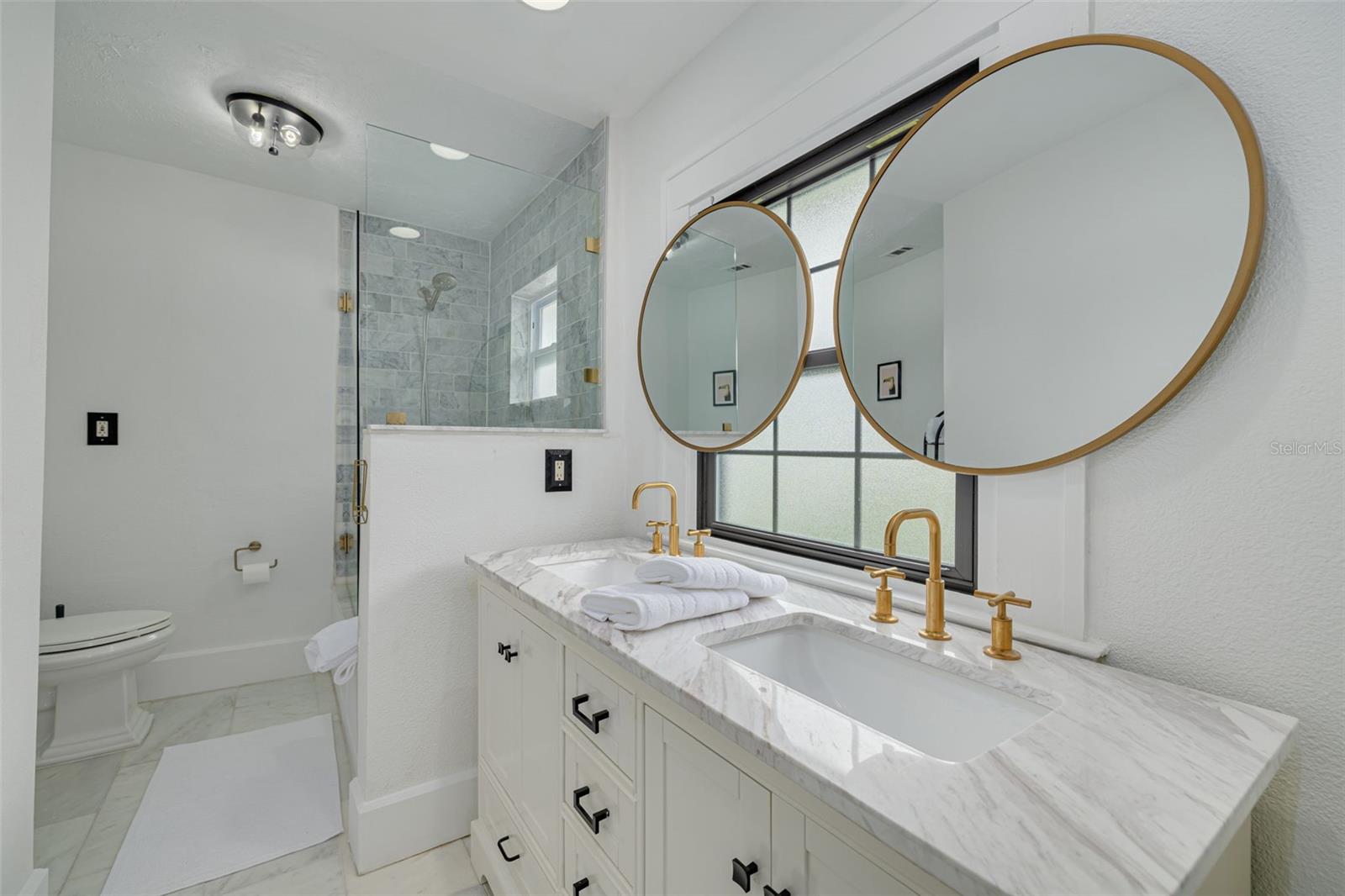 Image 18 of 27 For 605 7th Street N