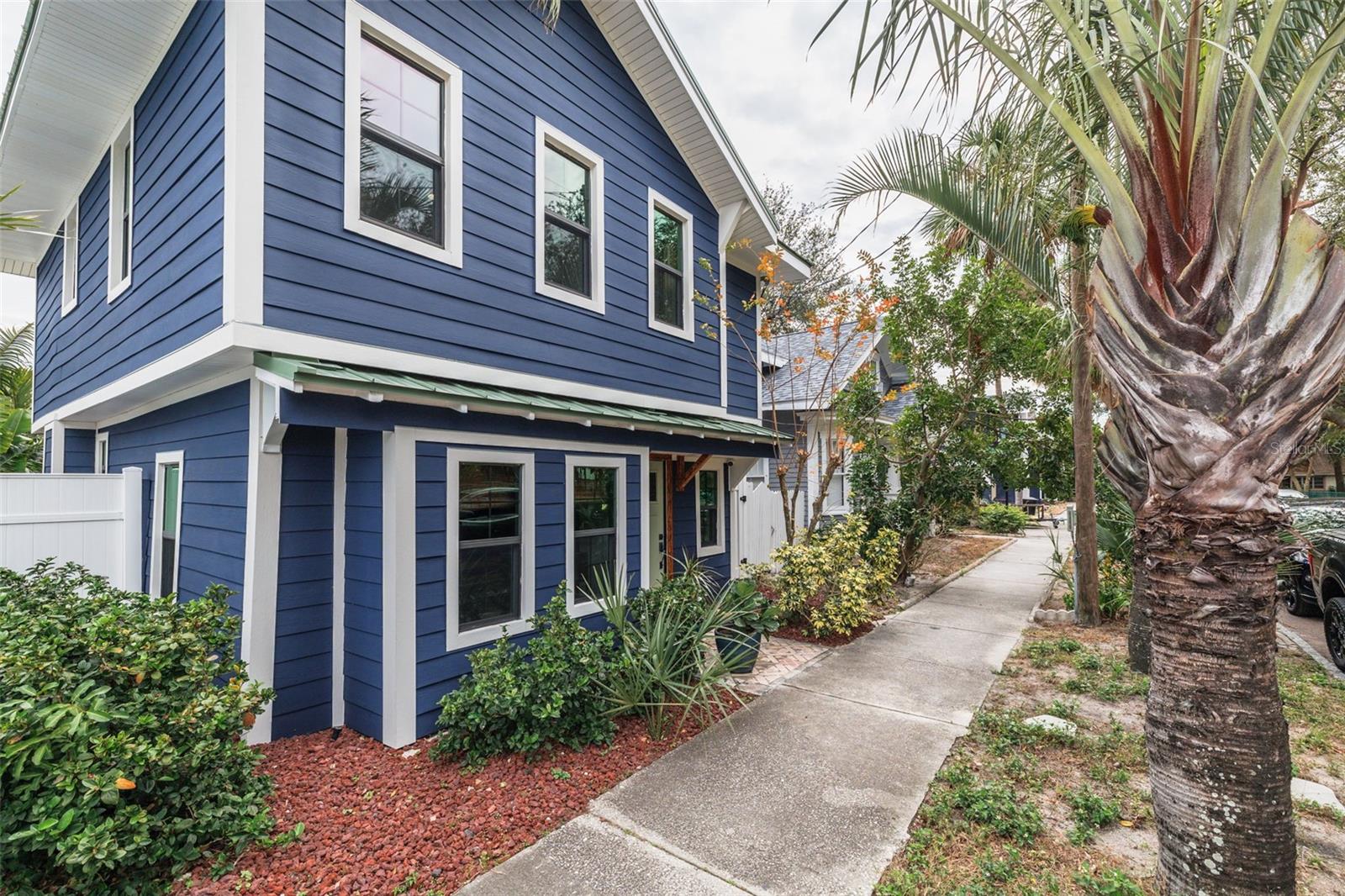 Image 3 of 27 For 605 7th Street N
