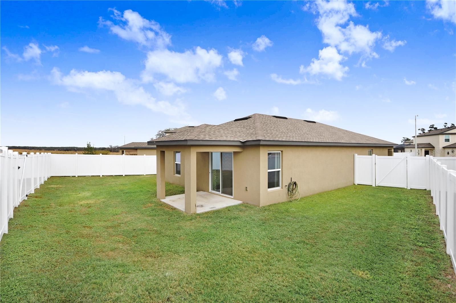 Listing photo id 23 for 5403 Fez Court