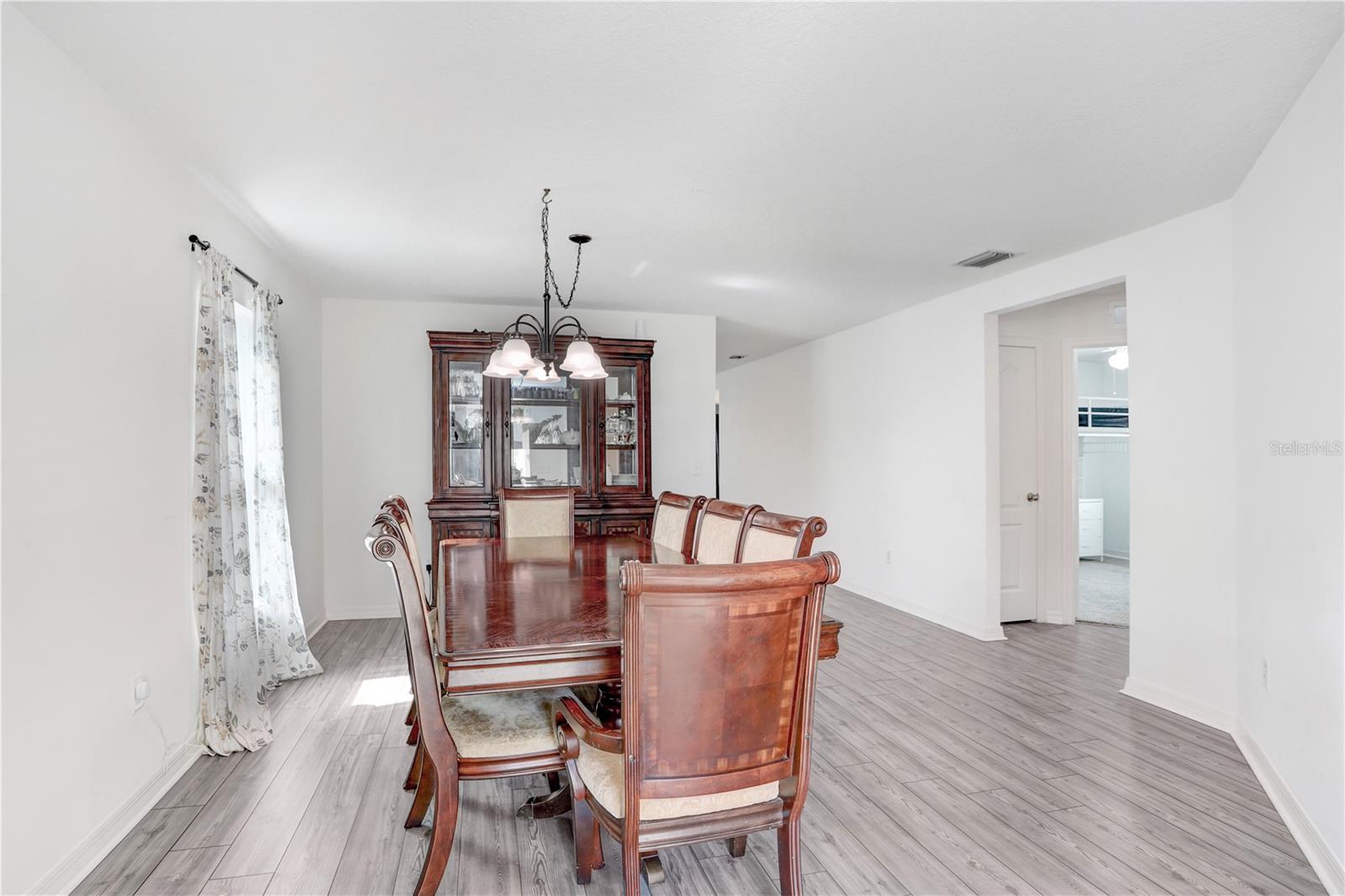 Listing photo id 7 for 5403 Fez Court