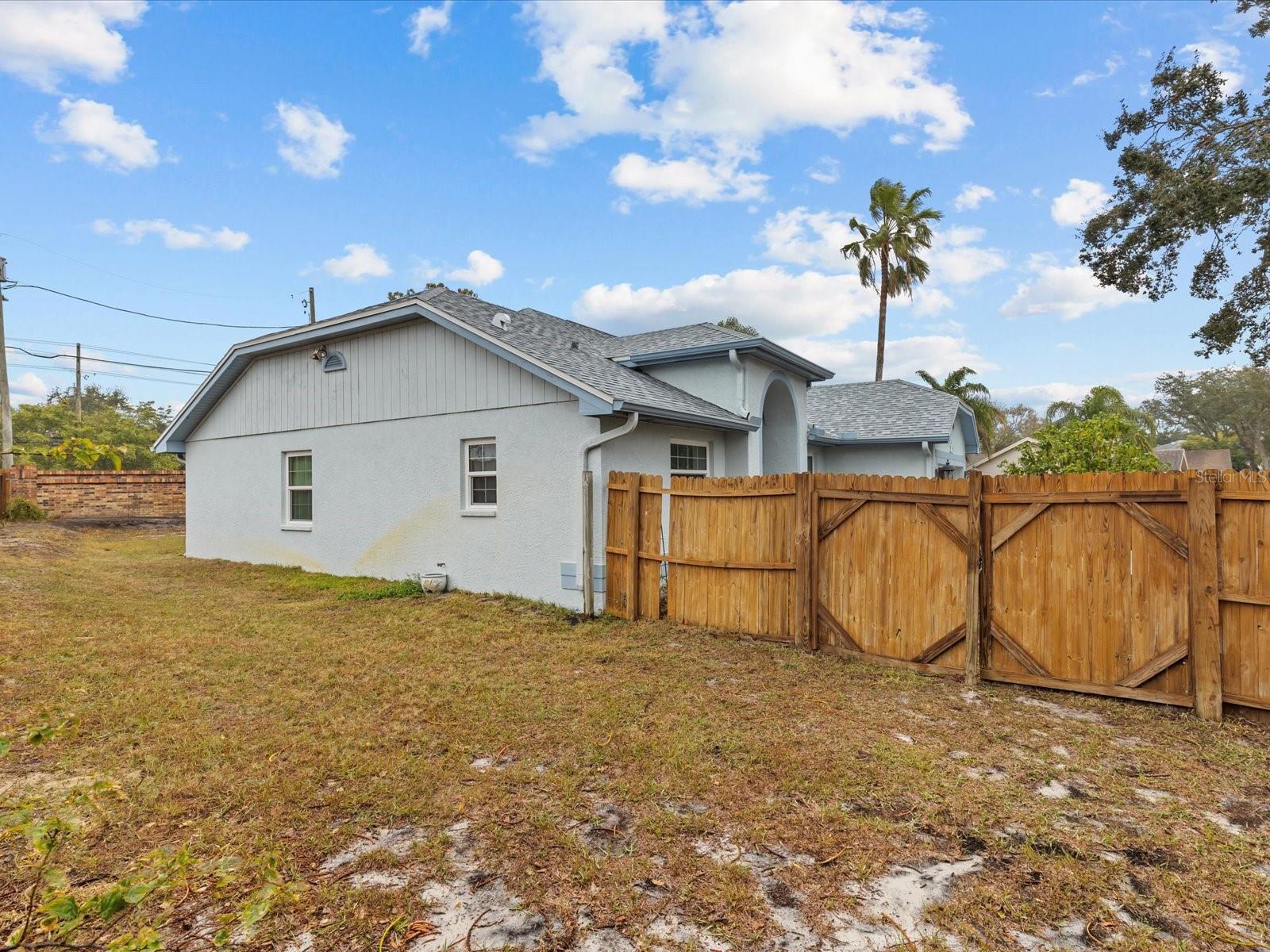 Listing photo id 35 for 4994 Klosterman Oaks Boulevard