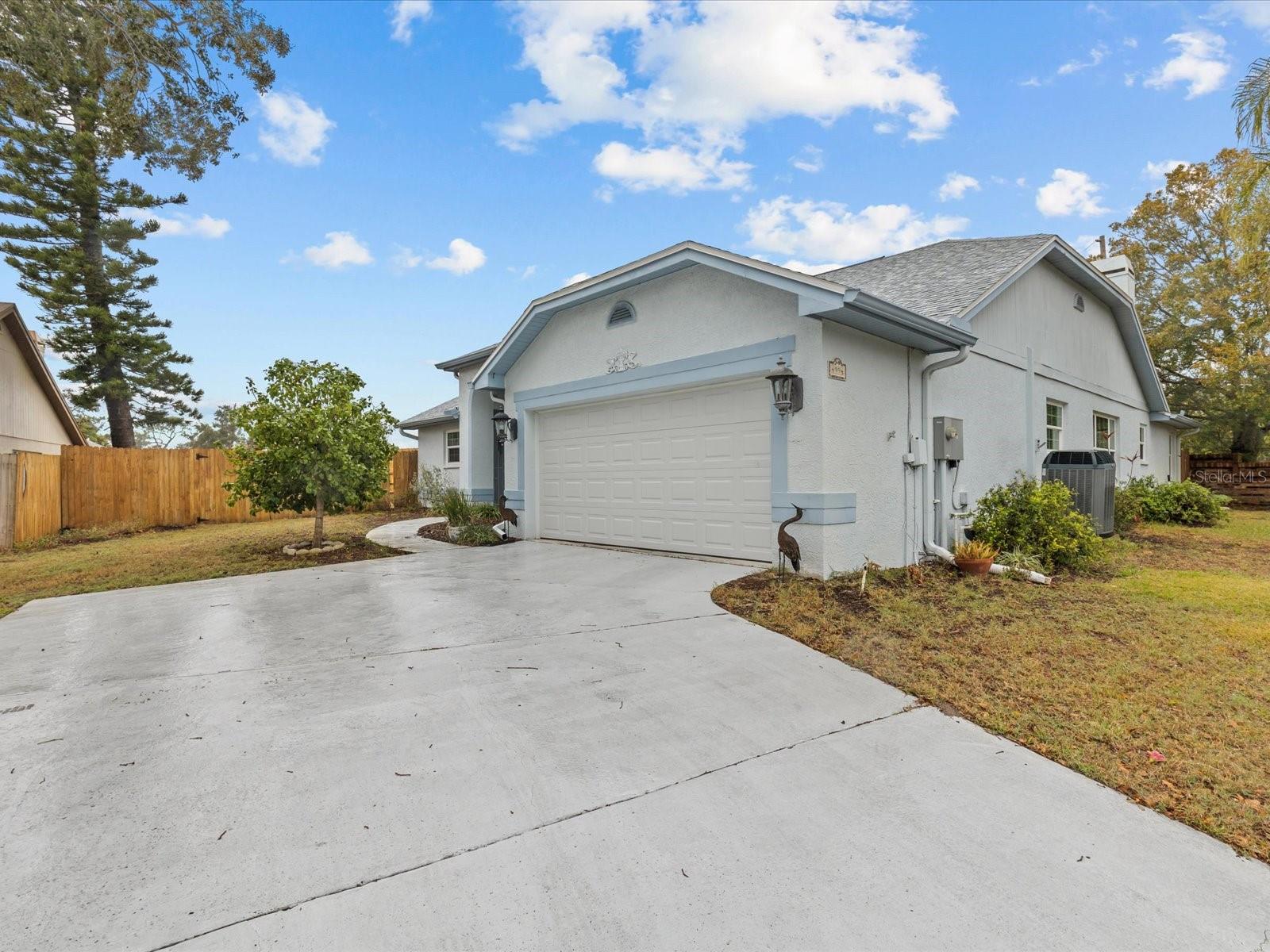 Listing photo id 36 for 4994 Klosterman Oaks Boulevard