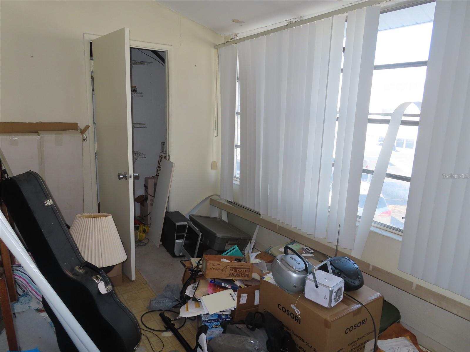 Listing photo id 8 for 5920 18th Street N 21