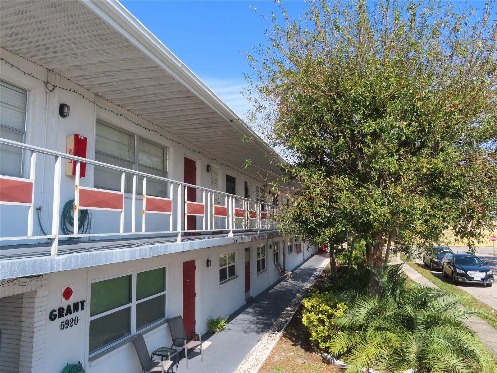 Listing photo id 0 for 5920 18th Street N 21