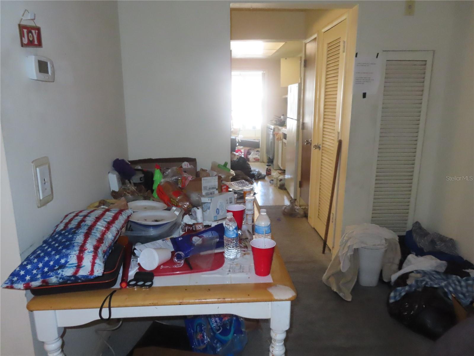 Listing photo id 4 for 5920 18th Street N 21