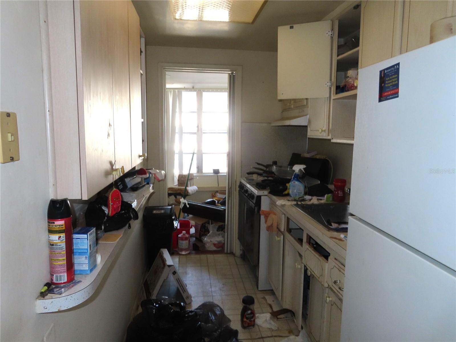 Listing photo id 6 for 5920 18th Street N 21