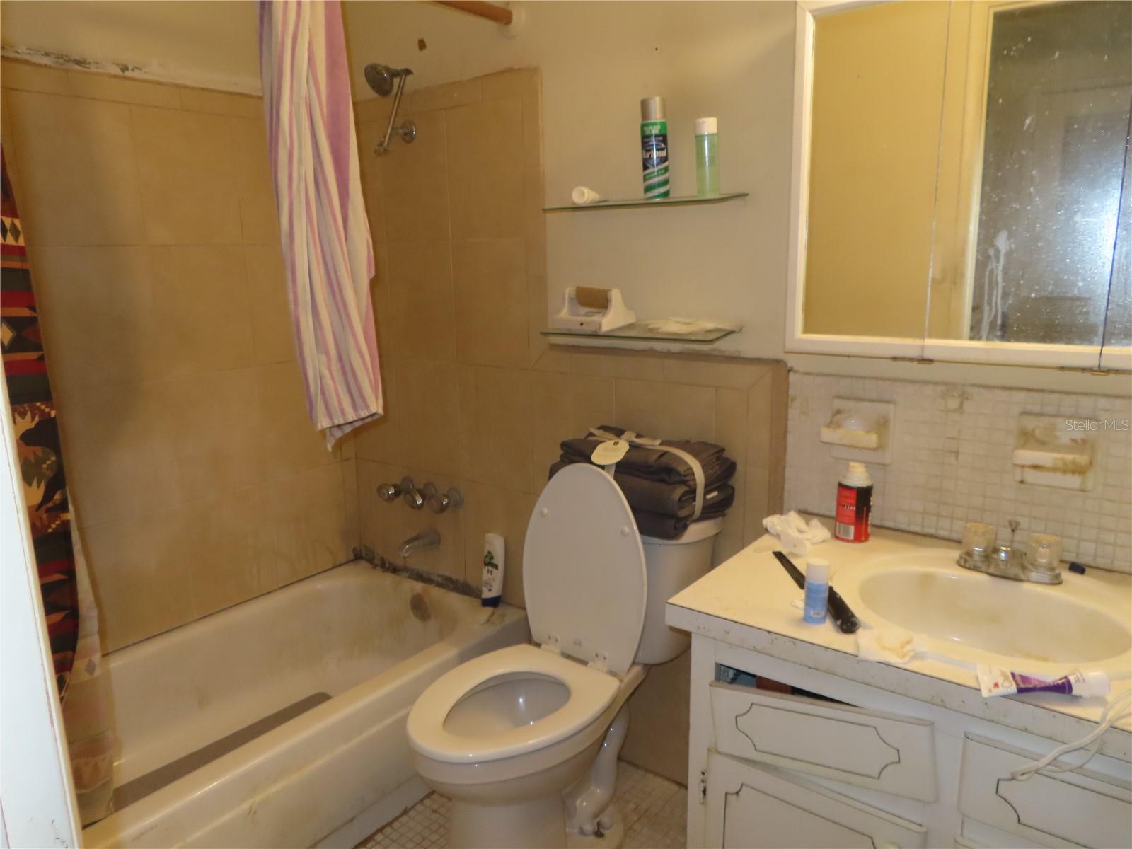 Listing photo id 7 for 5920 18th Street N 21