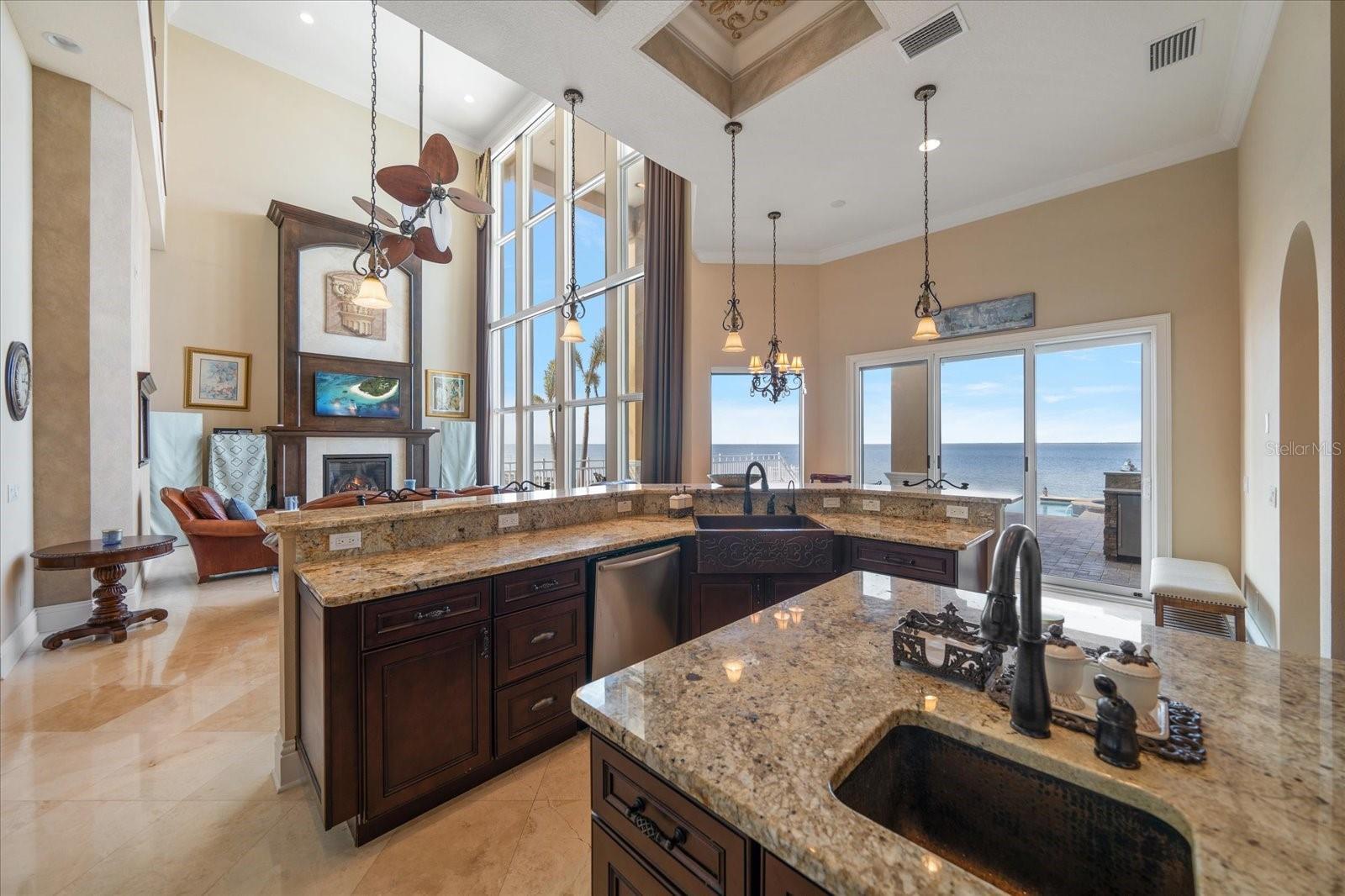 Listing photo id 12 for 6408 Bright Bay Court