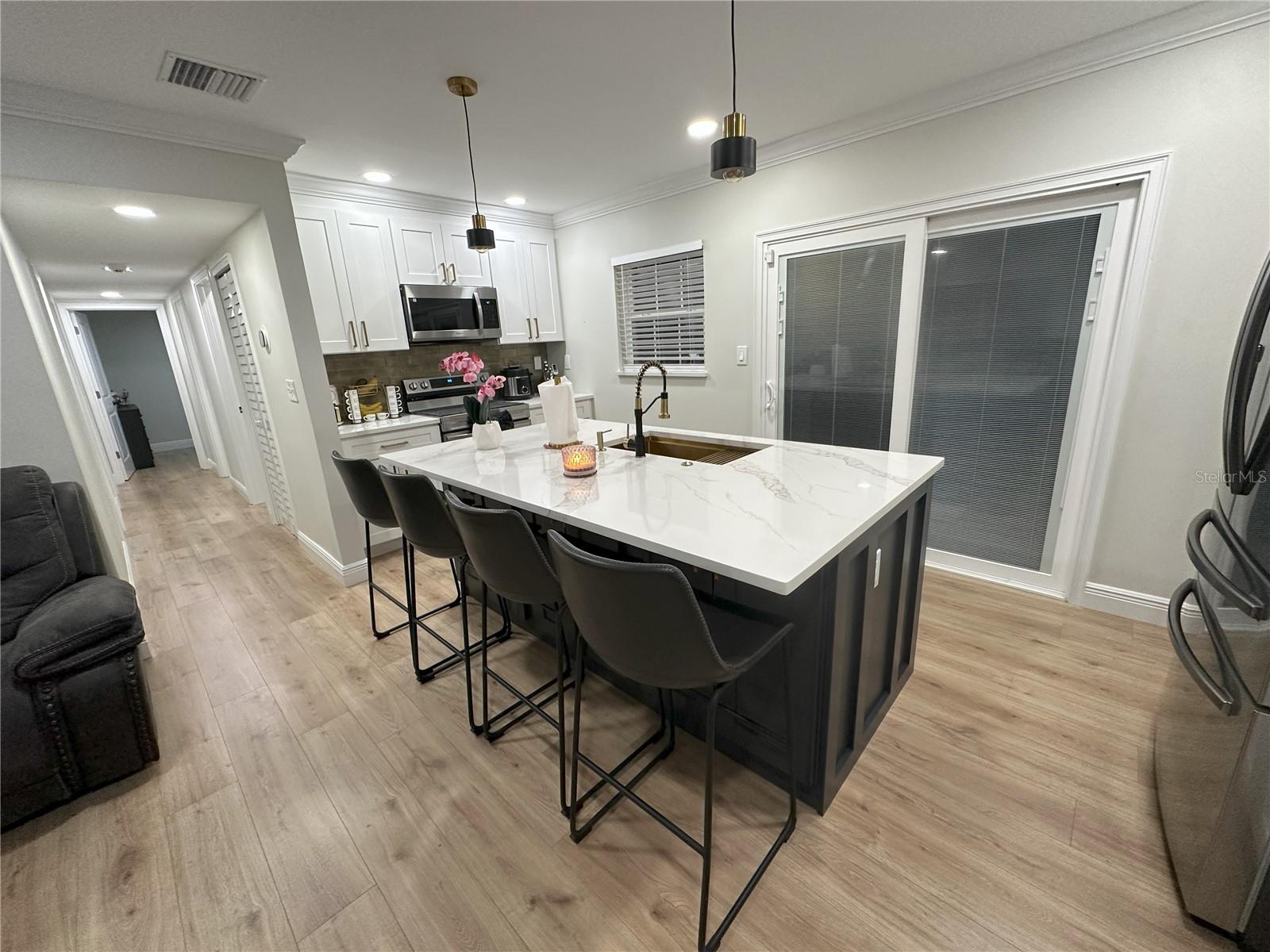 Image 11 of 45 For 4420 Pompano Drive Se