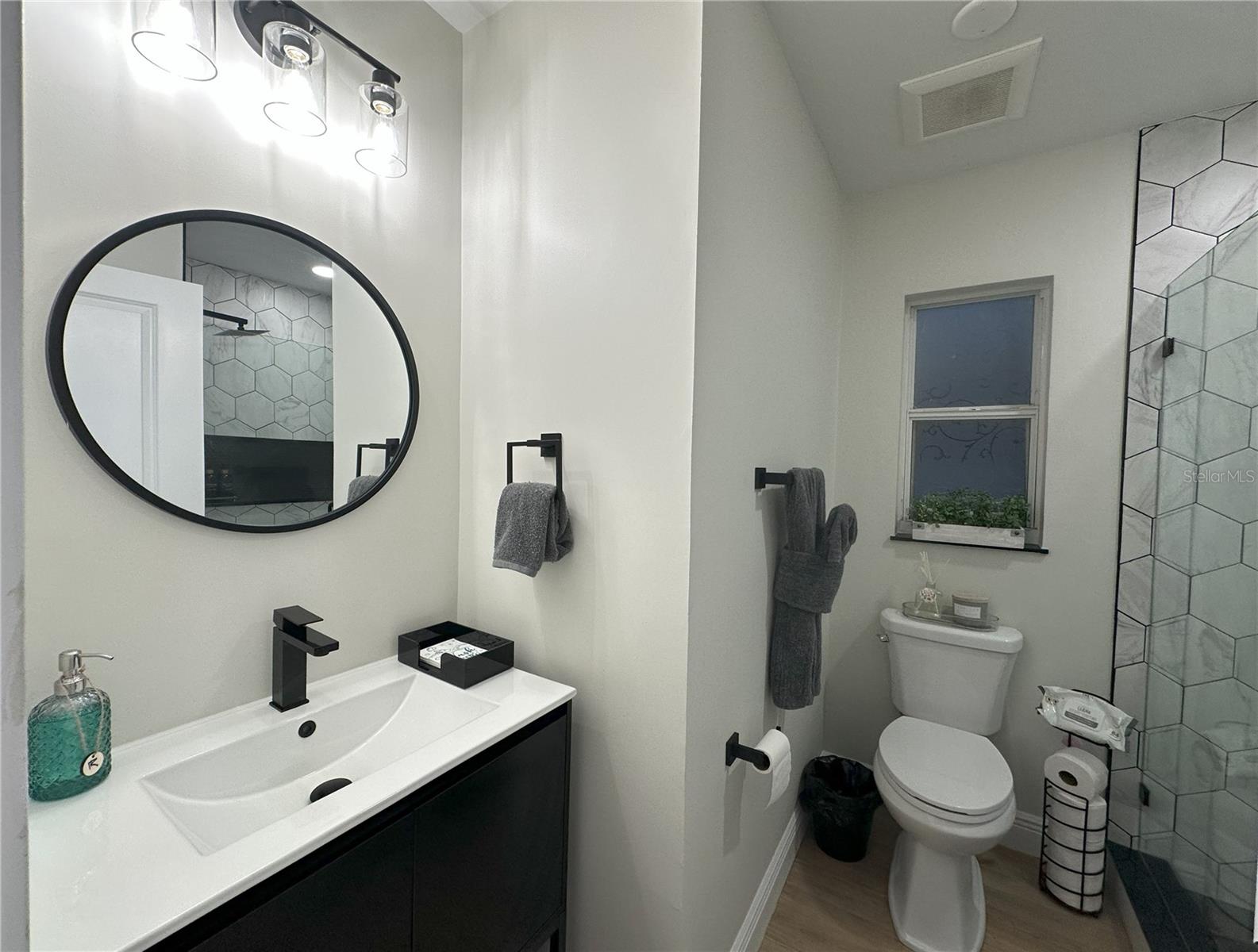 Image 13 of 45 For 4420 Pompano Drive Se