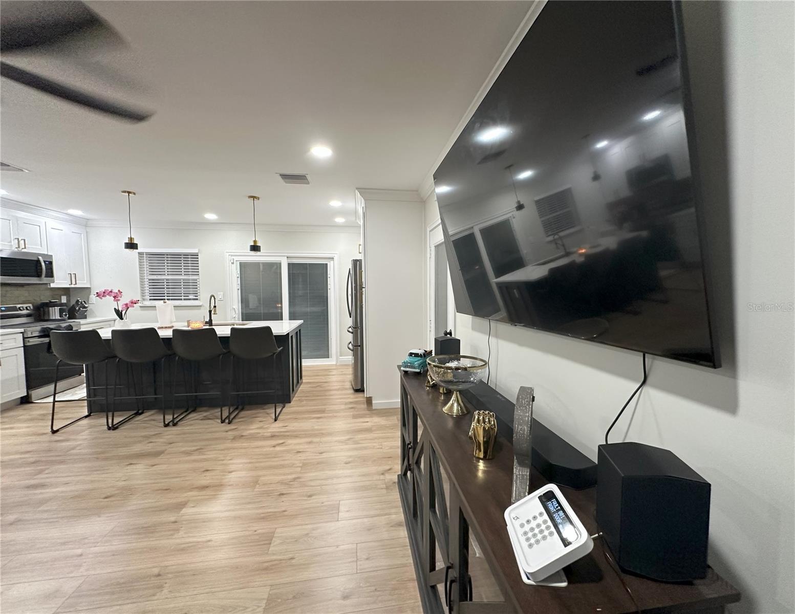 Image 22 of 45 For 4420 Pompano Drive Se