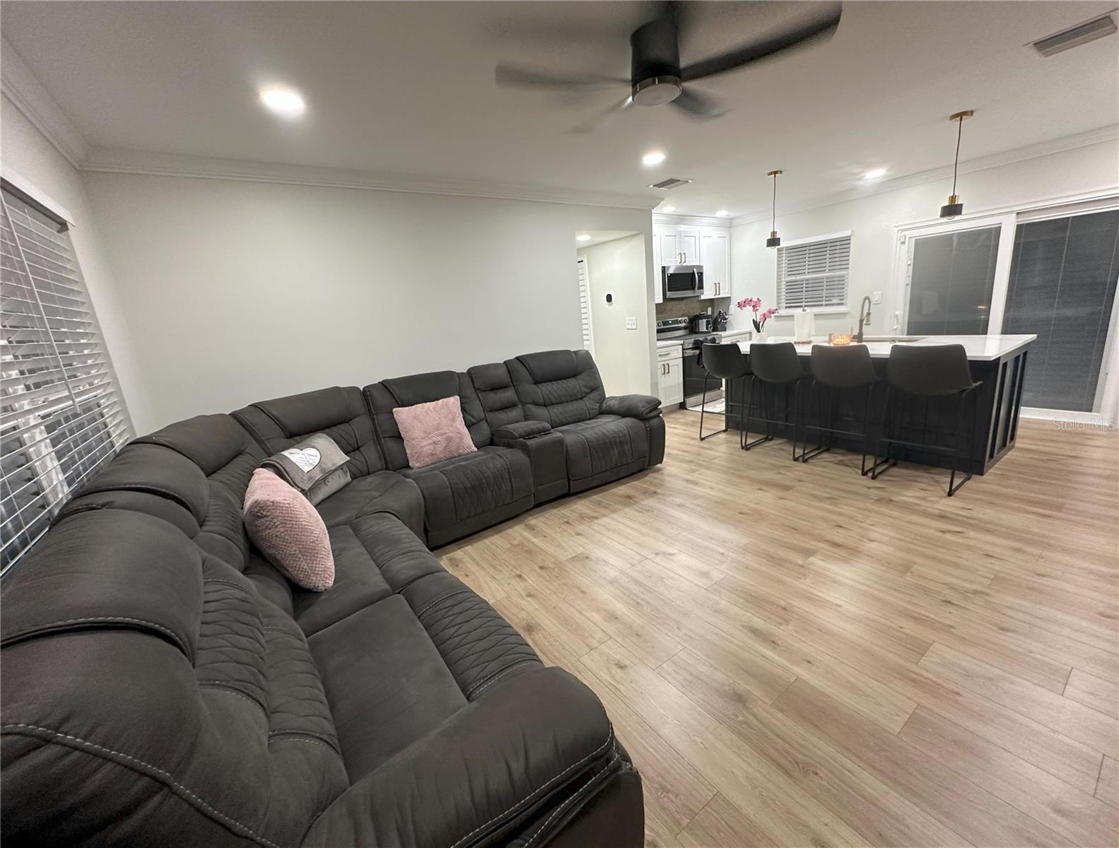 Image 23 of 45 For 4420 Pompano Drive Se