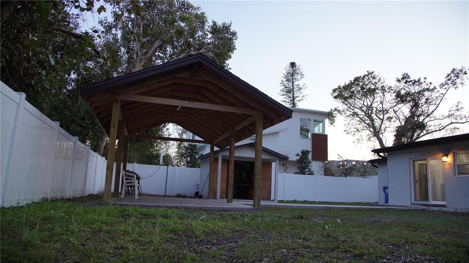 Image 31 of 45 For 4420 Pompano Drive Se