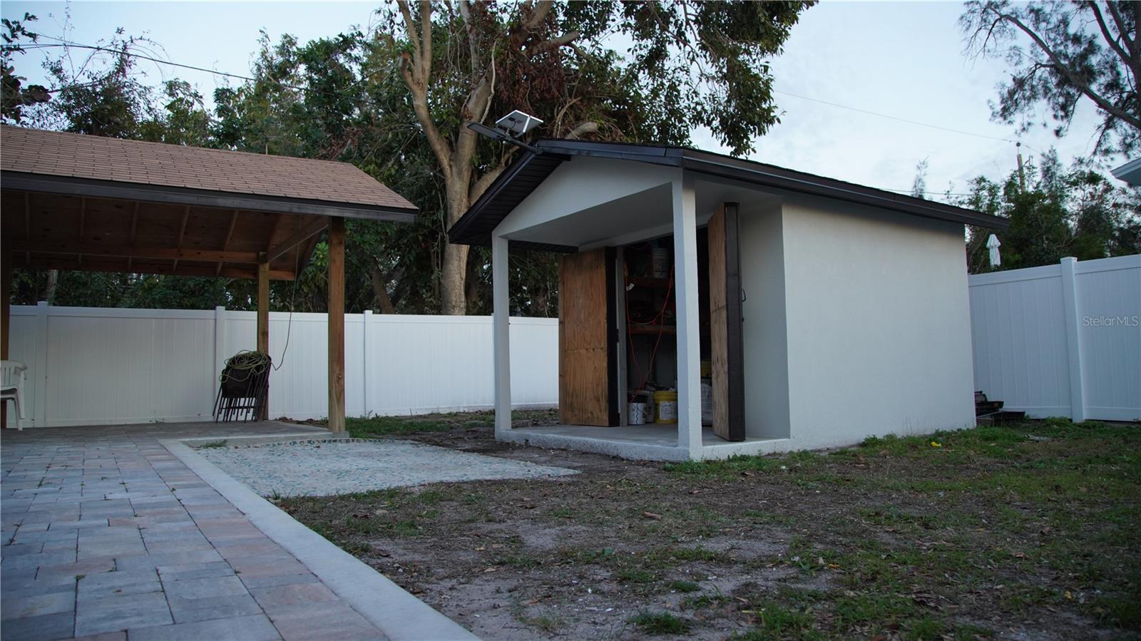 Image 33 of 45 For 4420 Pompano Drive Se