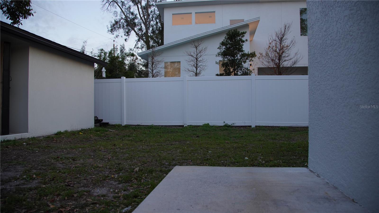Image 34 of 45 For 4420 Pompano Drive Se