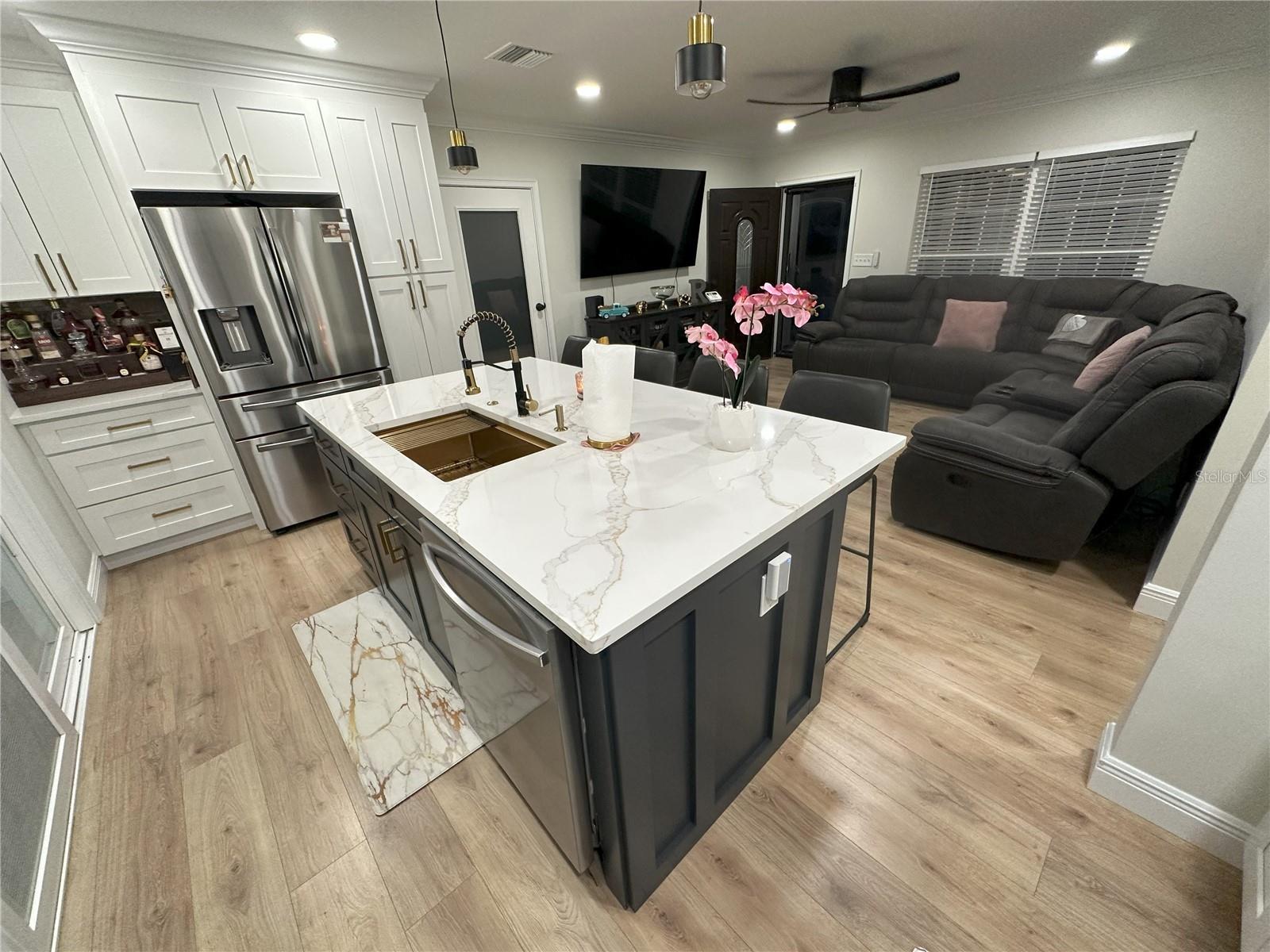 Image 8 of 45 For 4420 Pompano Drive Se