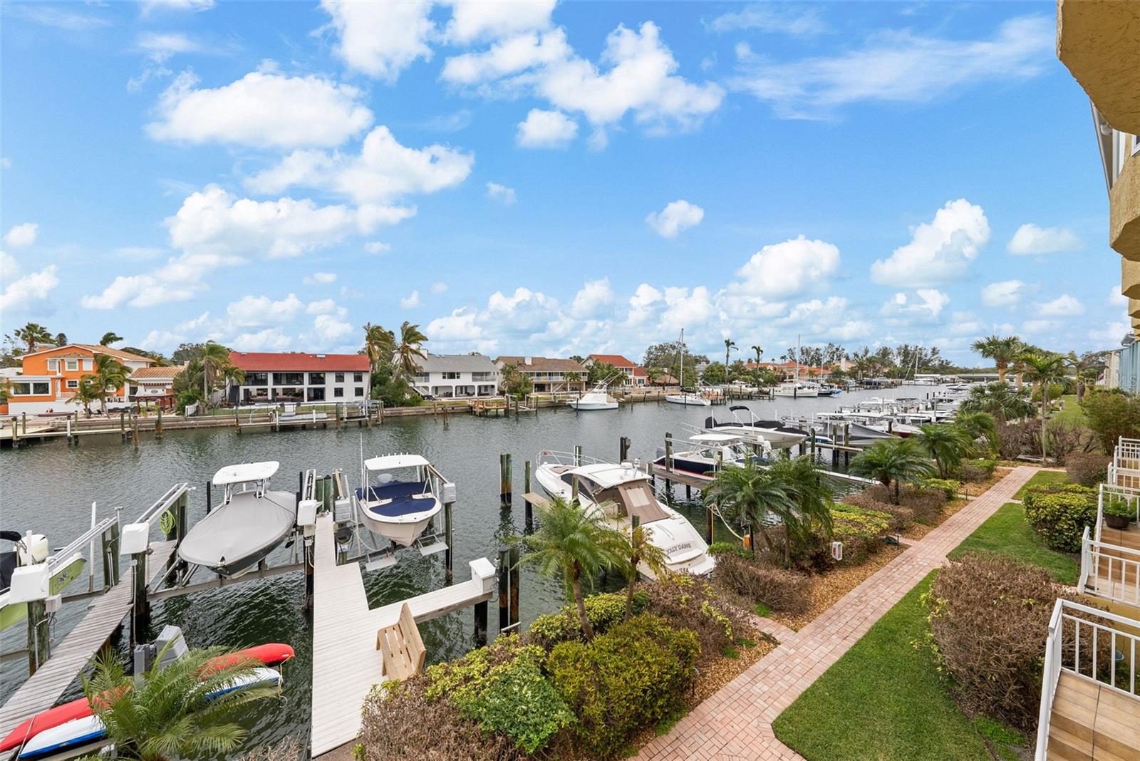 Listing photo id 20 for 1077 Pinellas Bayway S