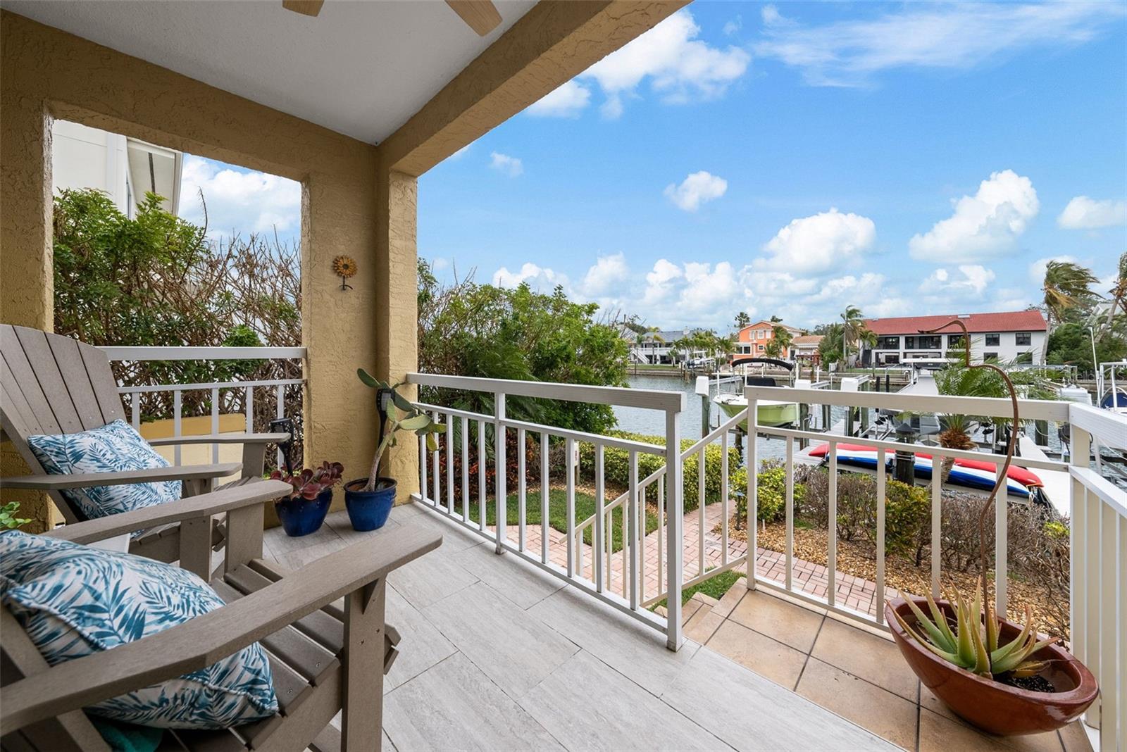 Listing photo id 40 for 1077 Pinellas Bayway S