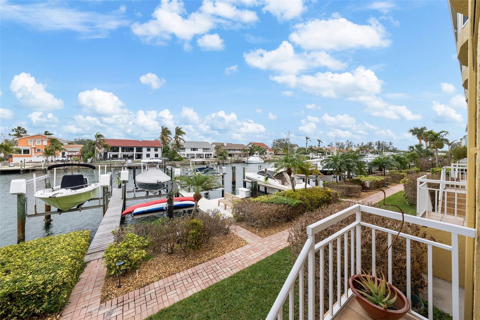 Listing photo id 42 for 1077 Pinellas Bayway S