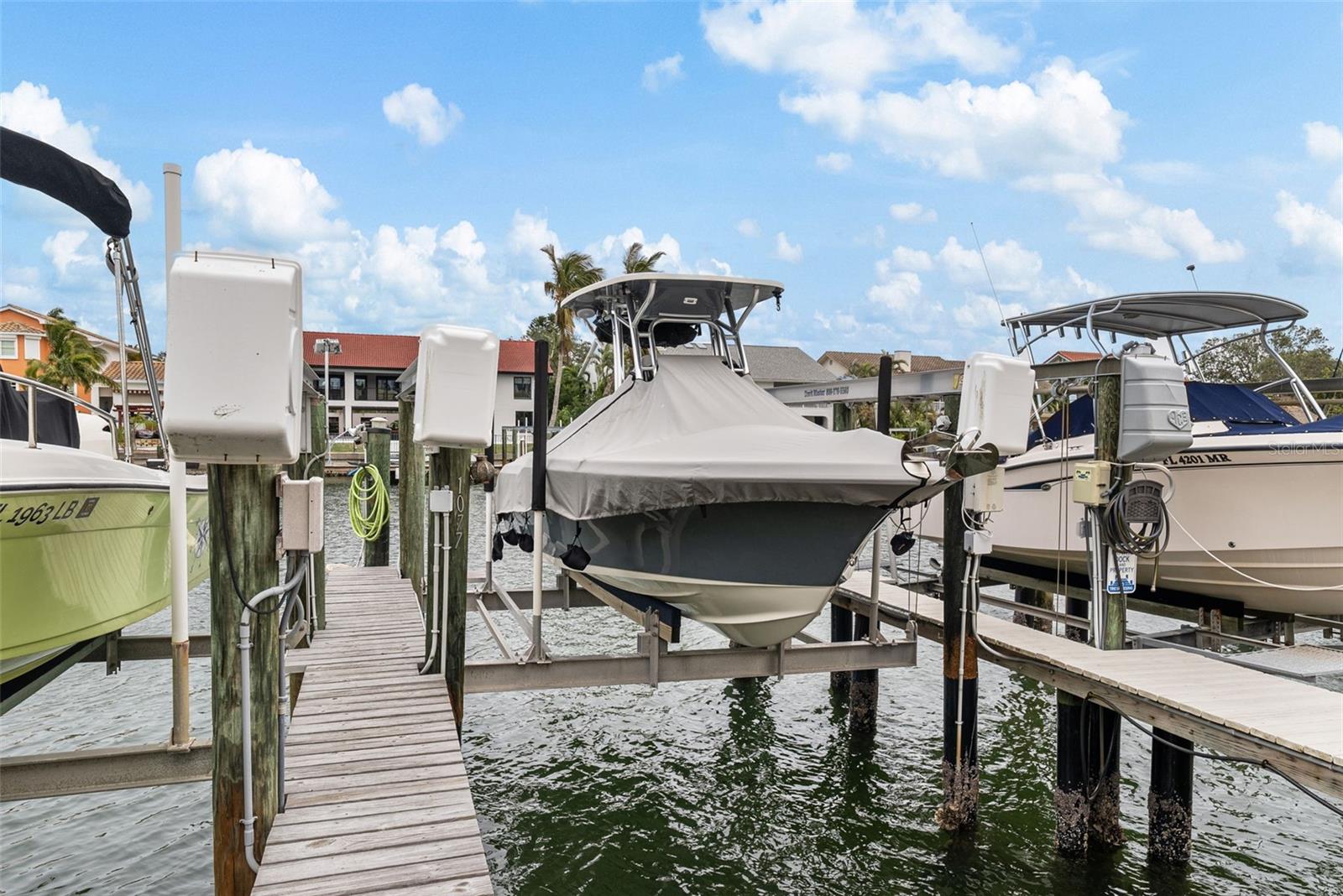 Listing photo id 45 for 1077 Pinellas Bayway S