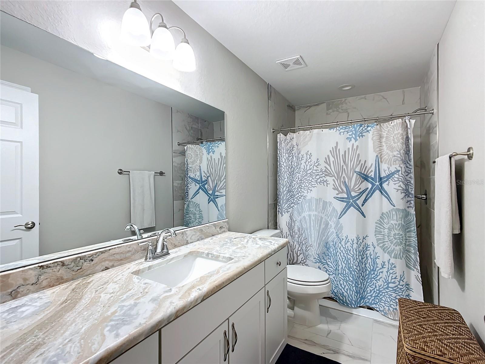 Listing photo id 17 for 9443 Agatha Drive