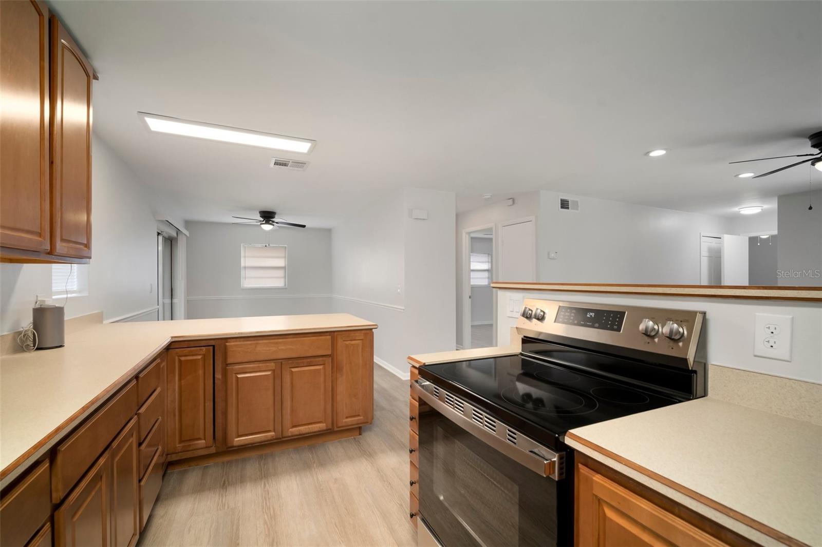 Listing photo id 27 for 1203 Baronwood Place