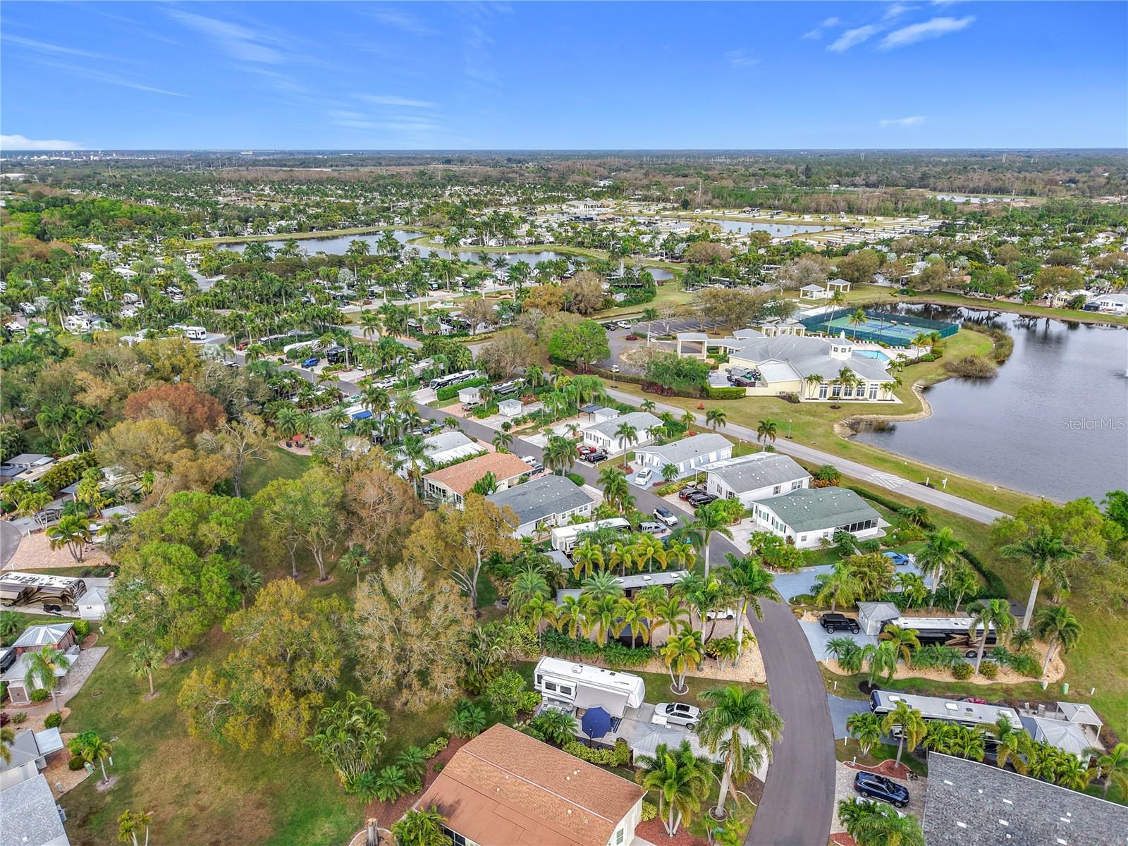 Image 11 of 83 For 10047 Parkwood Drive B51
