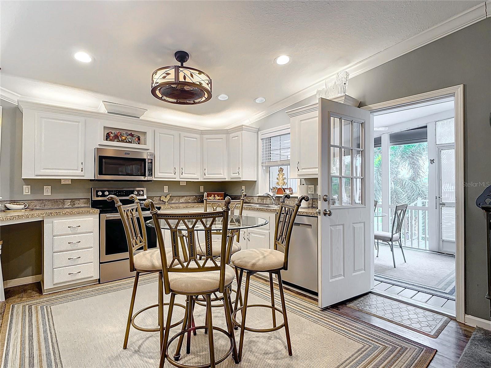 Image 28 of 83 For 10047 Parkwood Drive B51