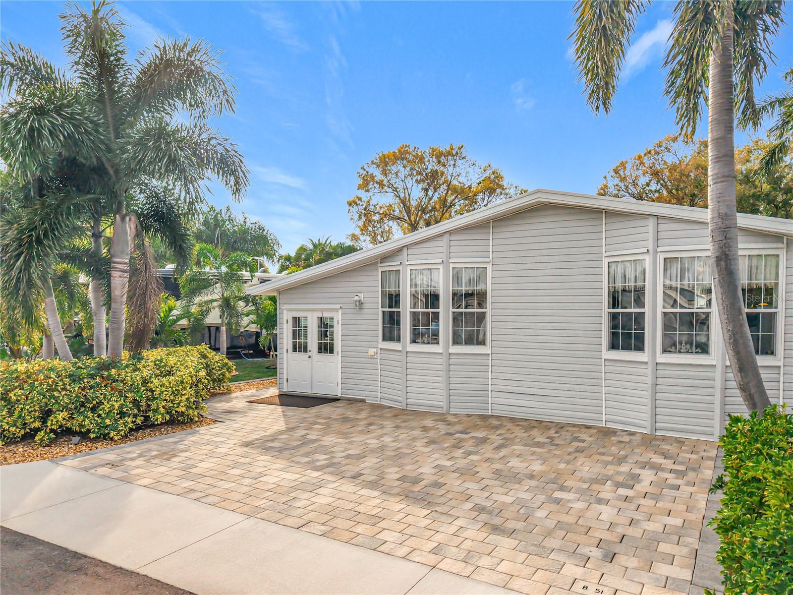 Image 3 of 83 For 10047 Parkwood Drive B51