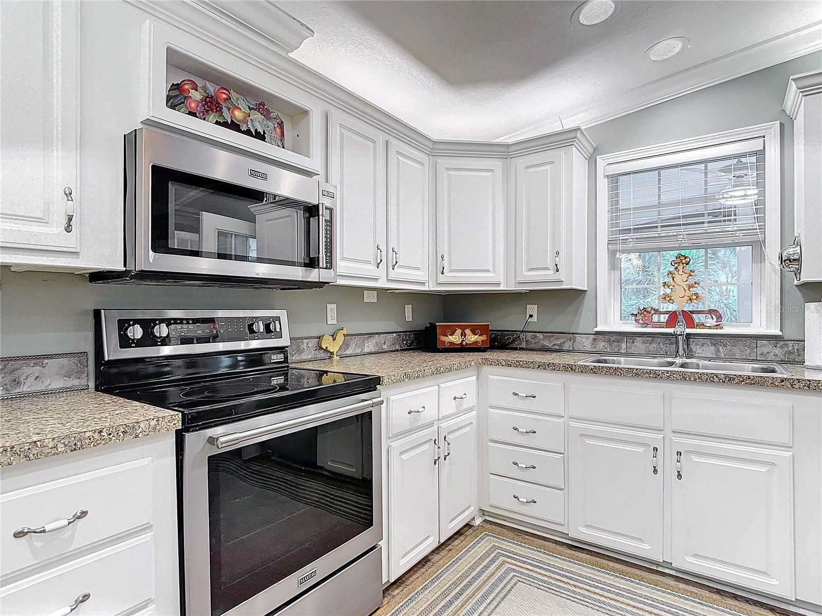 Image 30 of 83 For 10047 Parkwood Drive B51