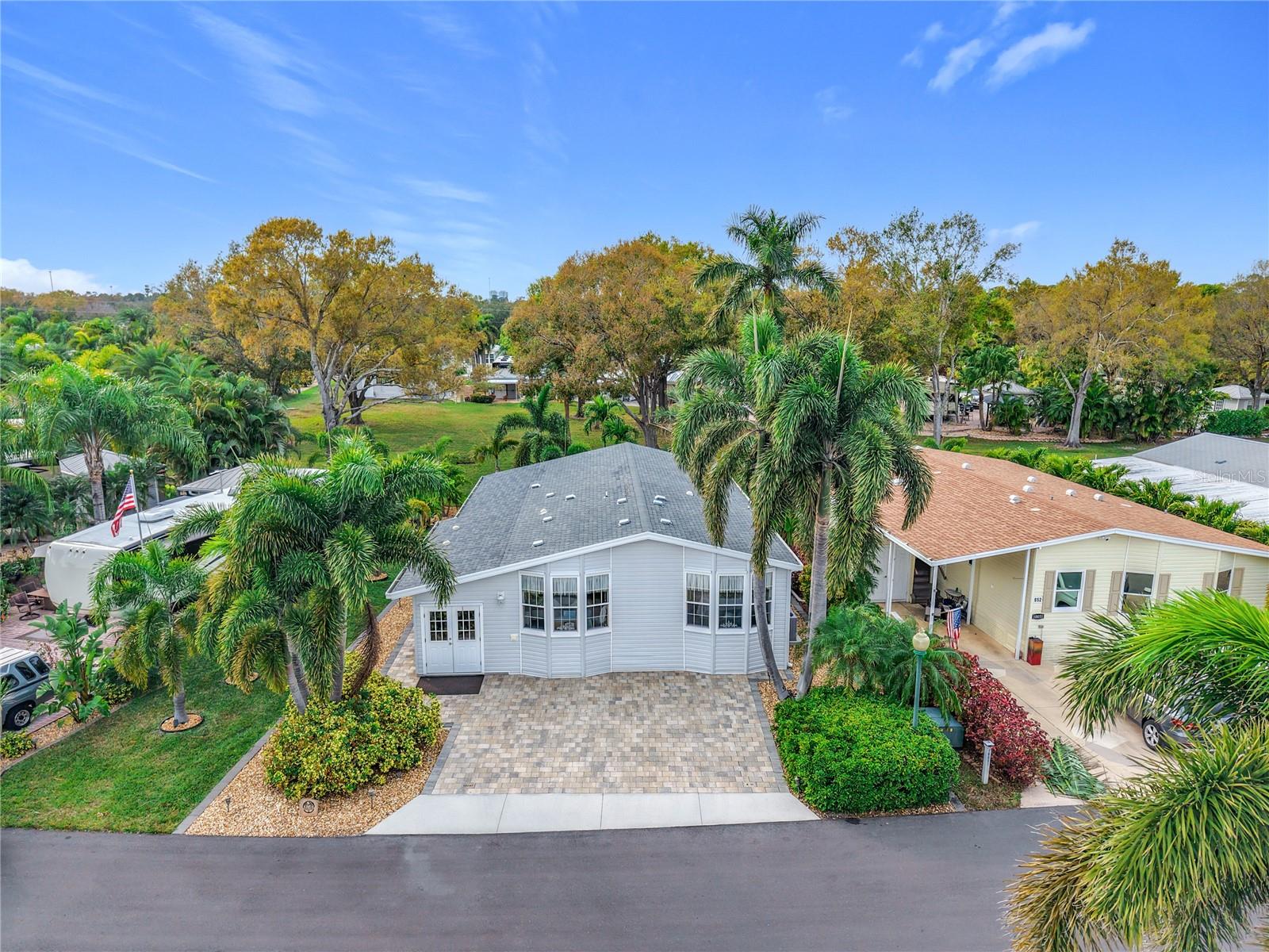 Image 8 of 83 For 10047 Parkwood Drive B51