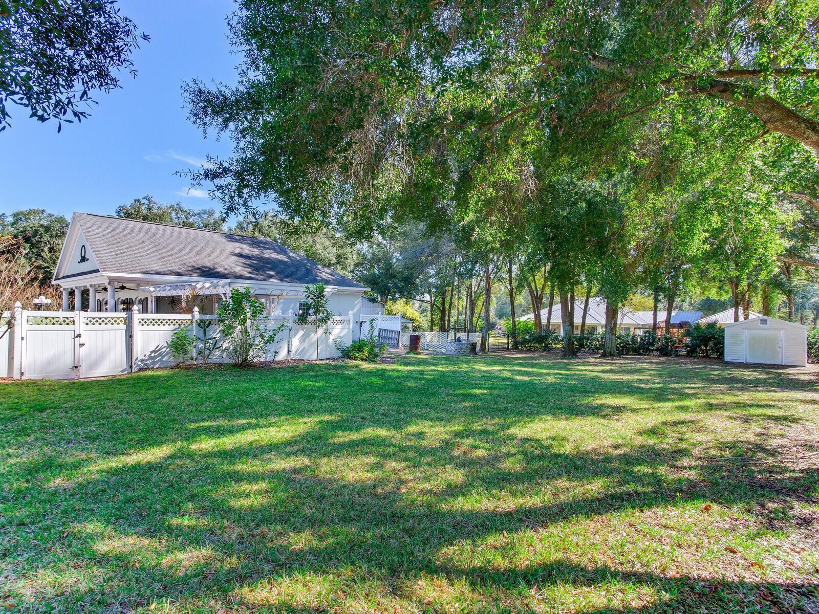 Listing photo id 84 for 1503 Limona Road