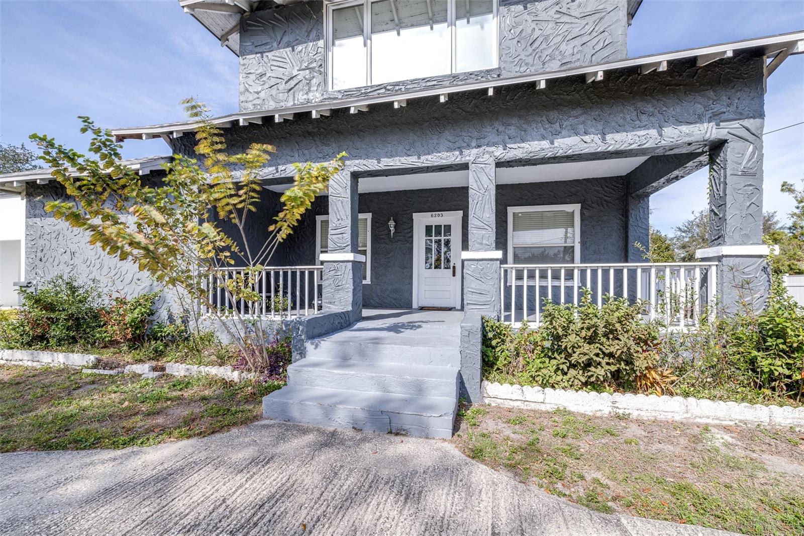 Listing photo id 2 for 6303 Interbay Boulevard