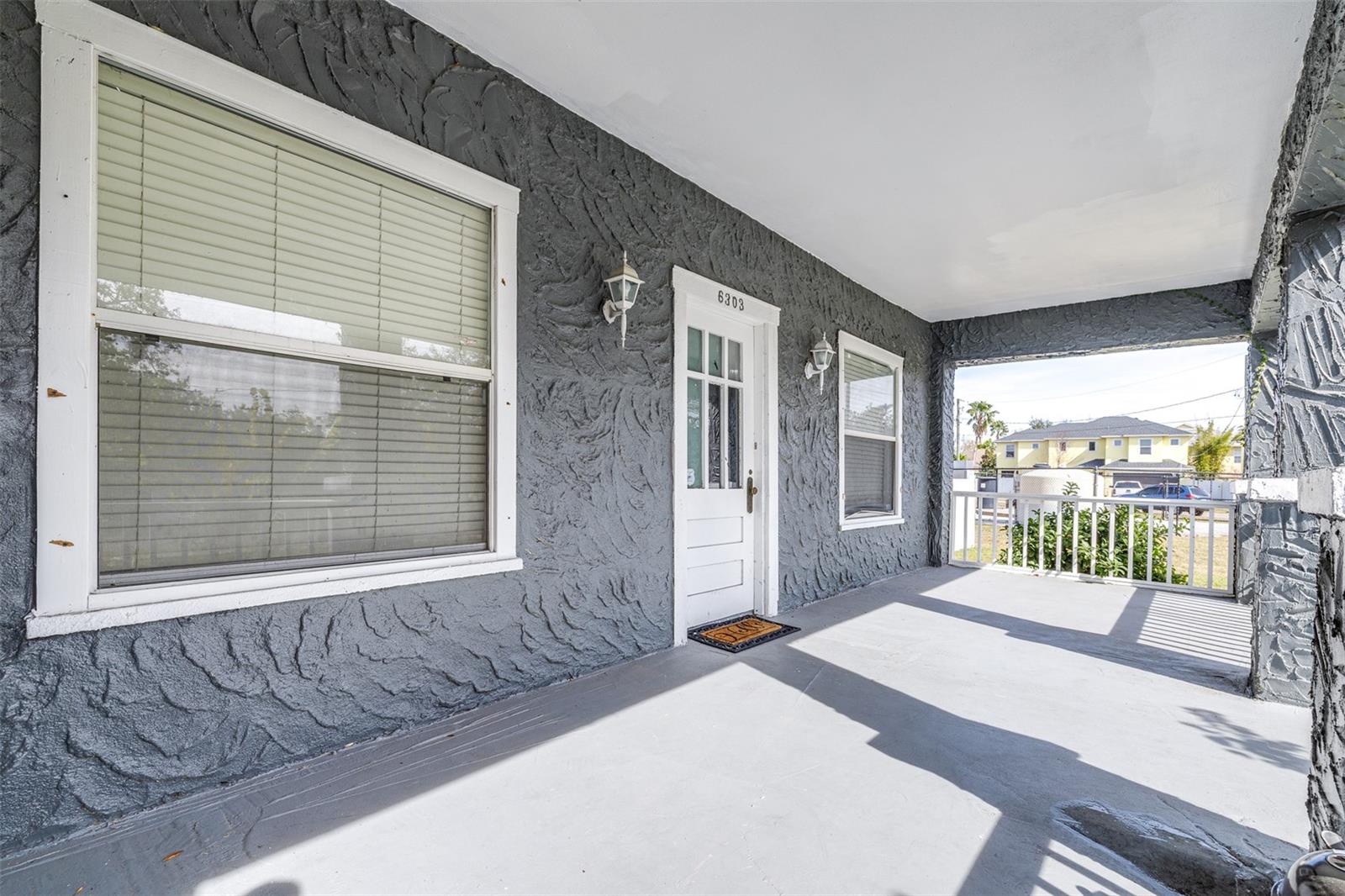 Listing photo id 4 for 6303 Interbay Boulevard