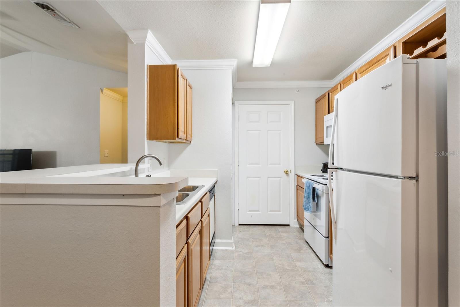 Image 11 of 26 For 18119 Sterling Gate Circle 18119