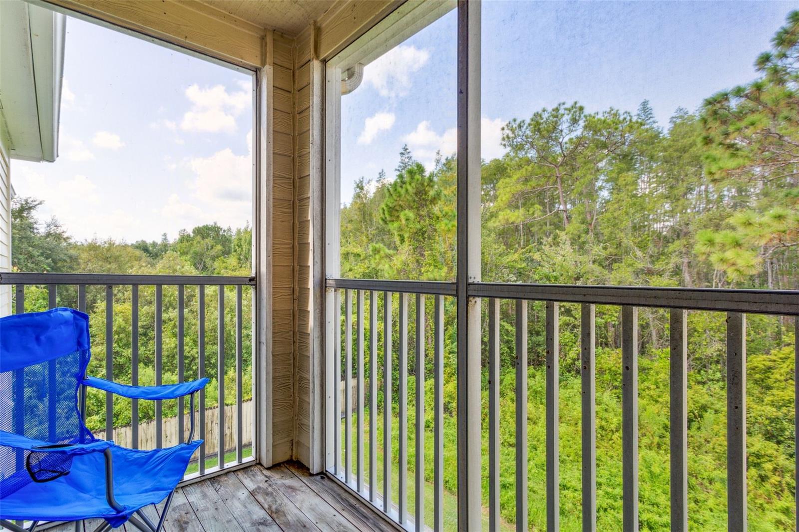 Image 20 of 26 For 18119 Sterling Gate Circle 18119