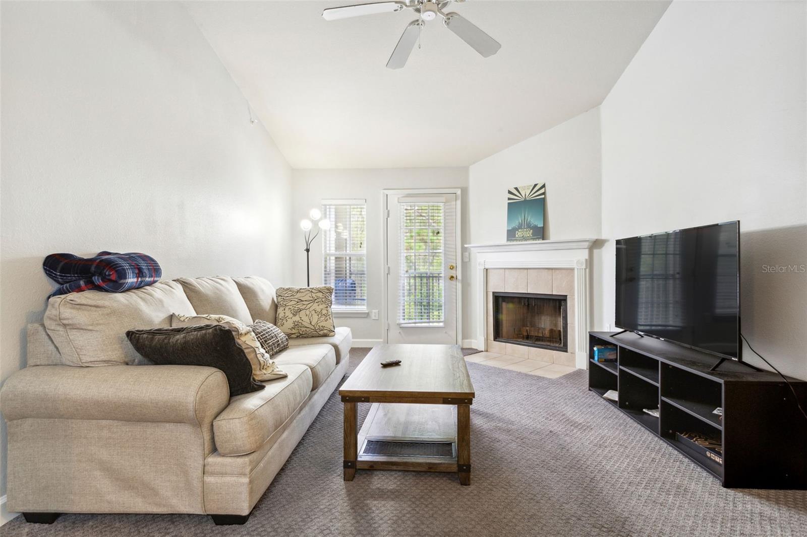 Image 5 of 26 For 18119 Sterling Gate Circle 18119