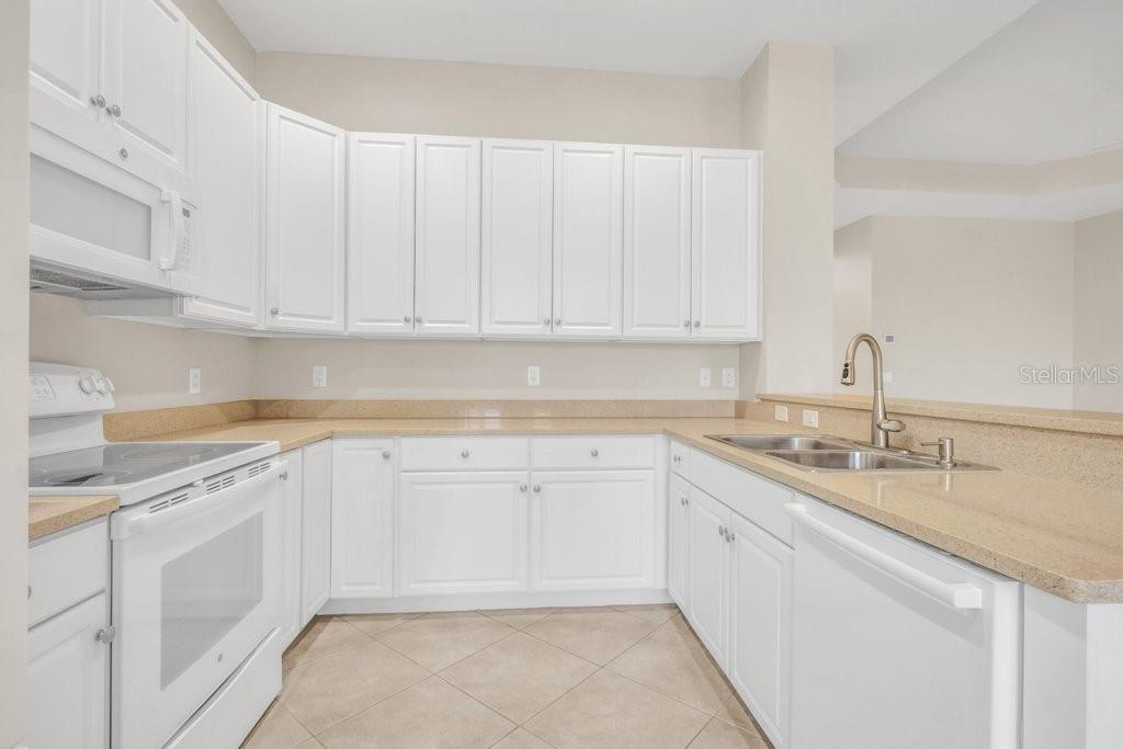 Image 12 of 41 For 16127 Cape Coral Drive