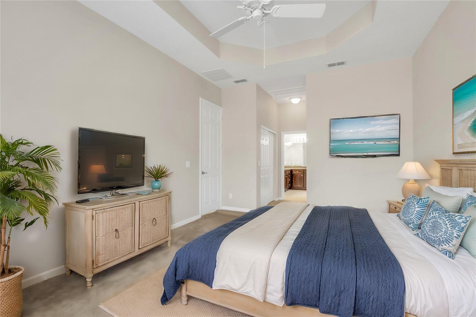 Image 14 of 41 For 16127 Cape Coral Drive